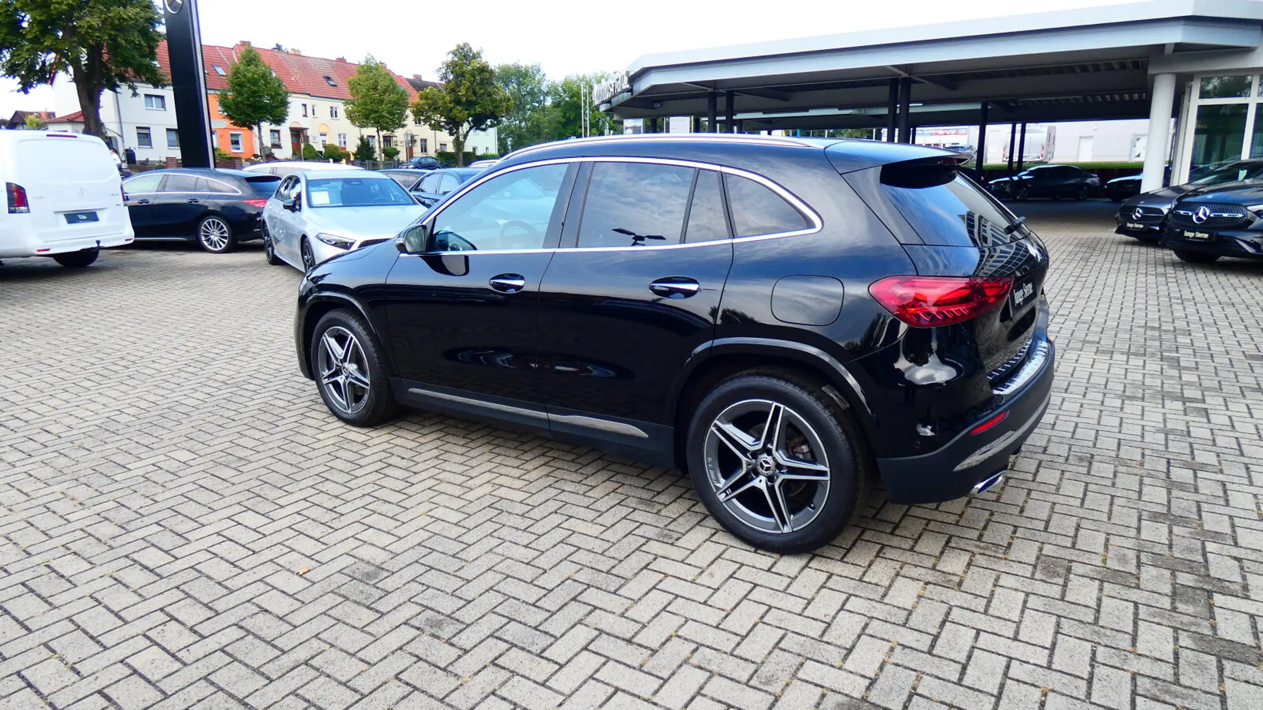 Mercedes-Benz - GLA 200