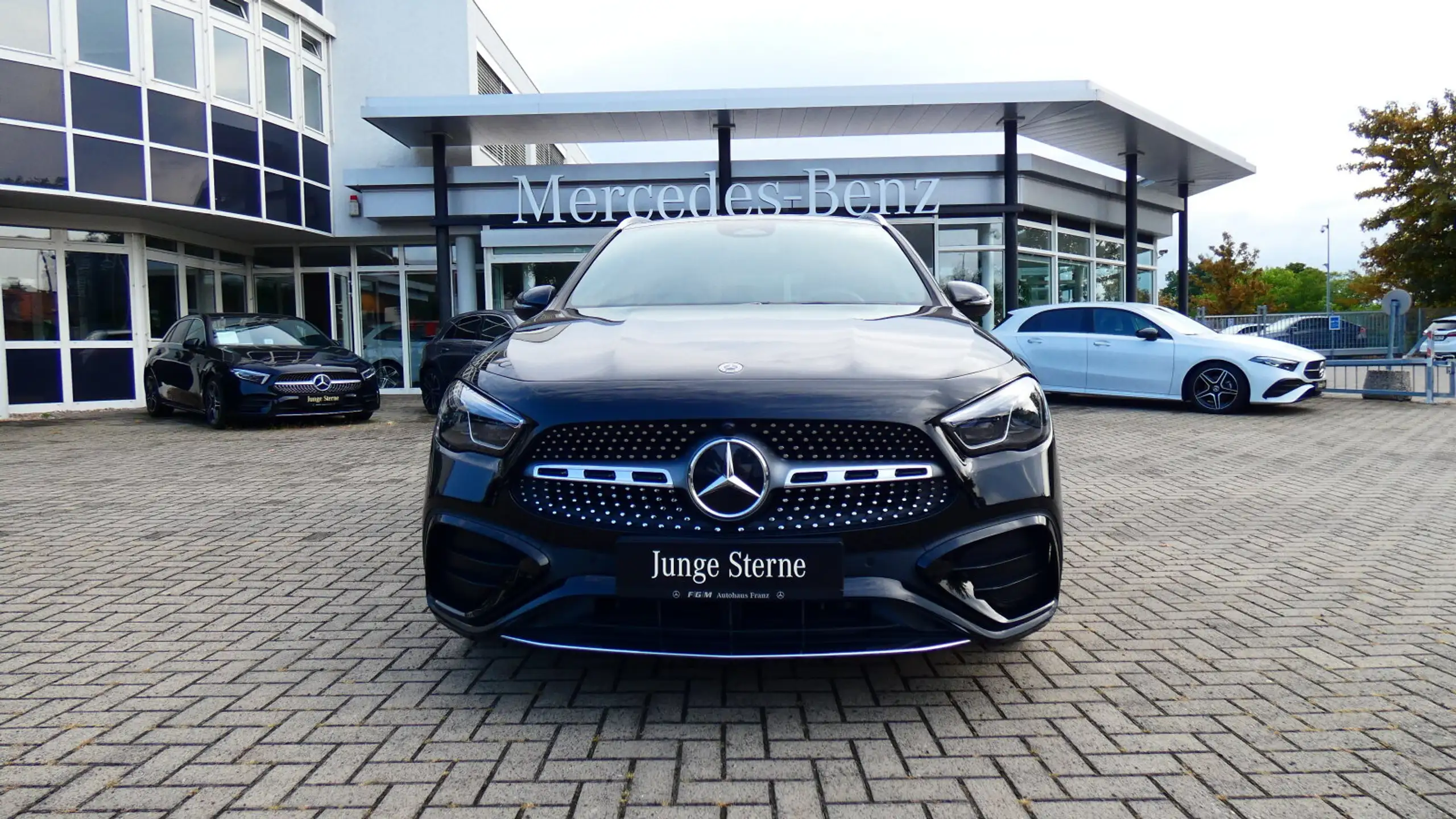 Mercedes-Benz - GLA 200