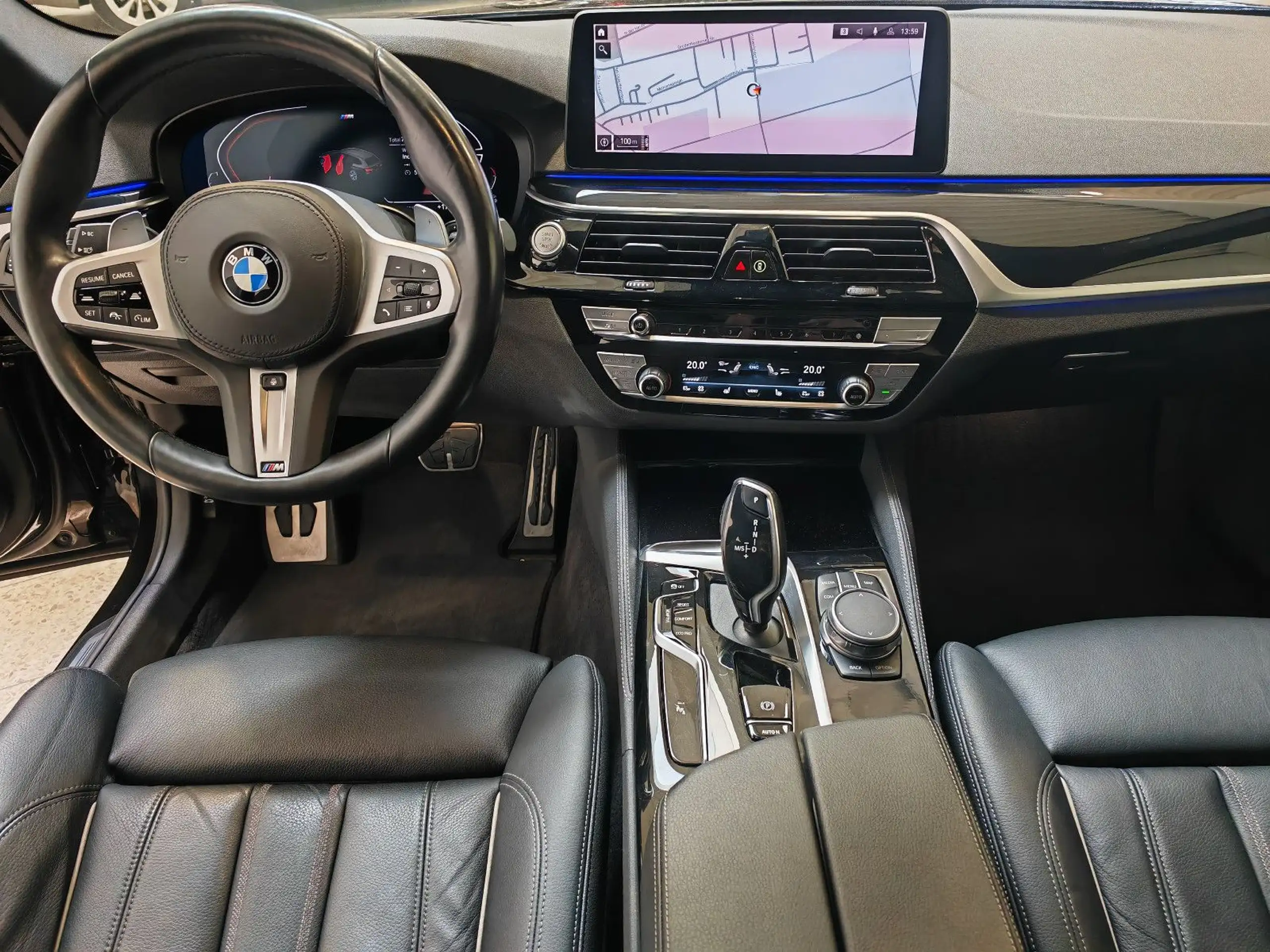 BMW - 530