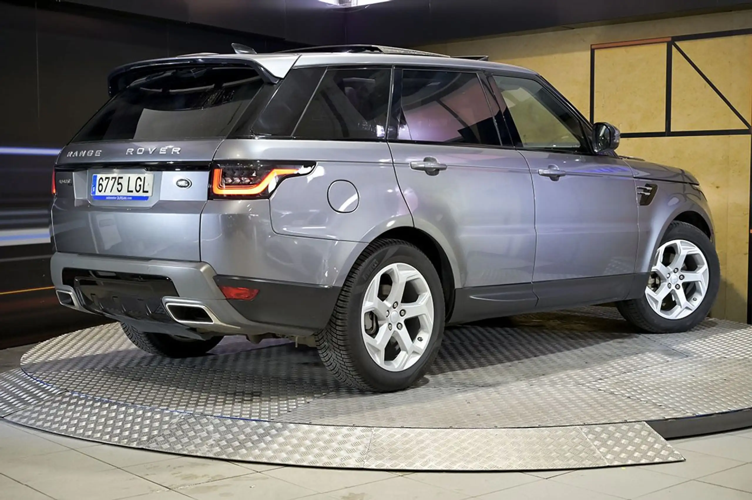 Land Rover - Range Rover Sport