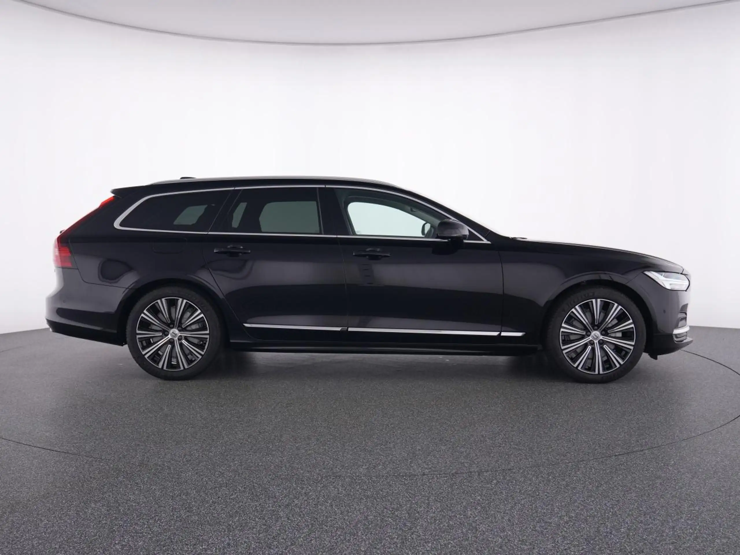 Volvo - V90