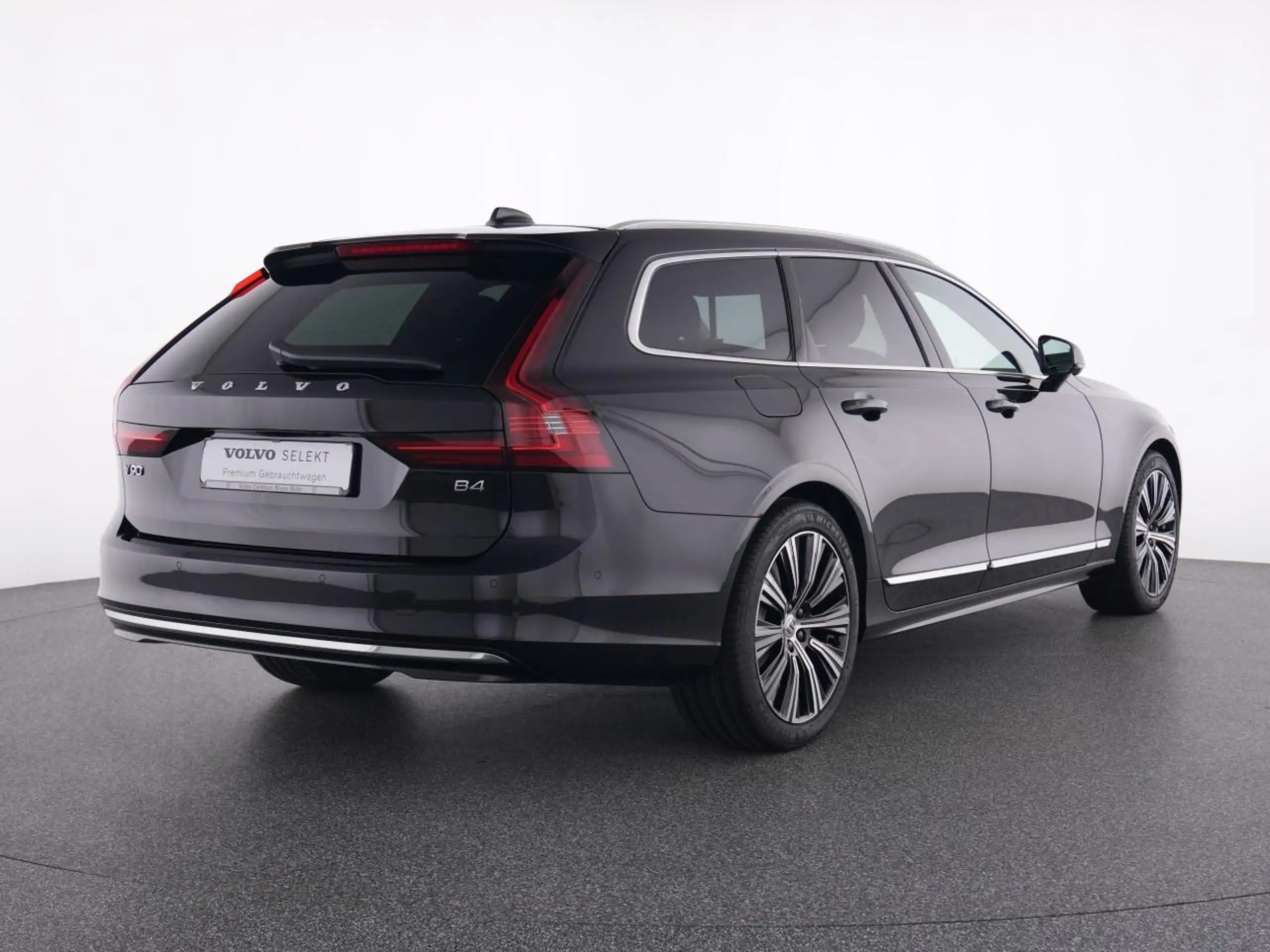 Volvo - V90