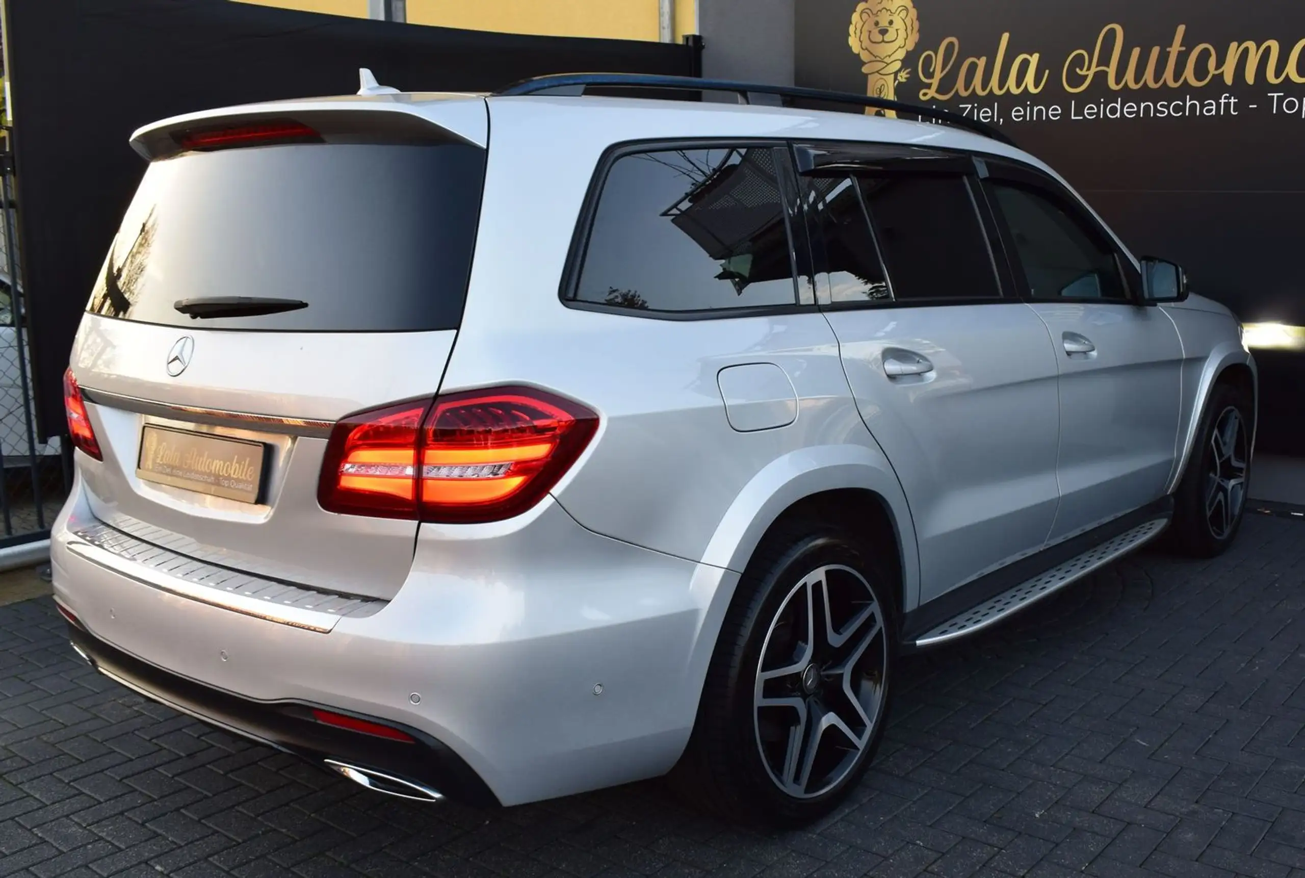 Mercedes-Benz - GLS 350