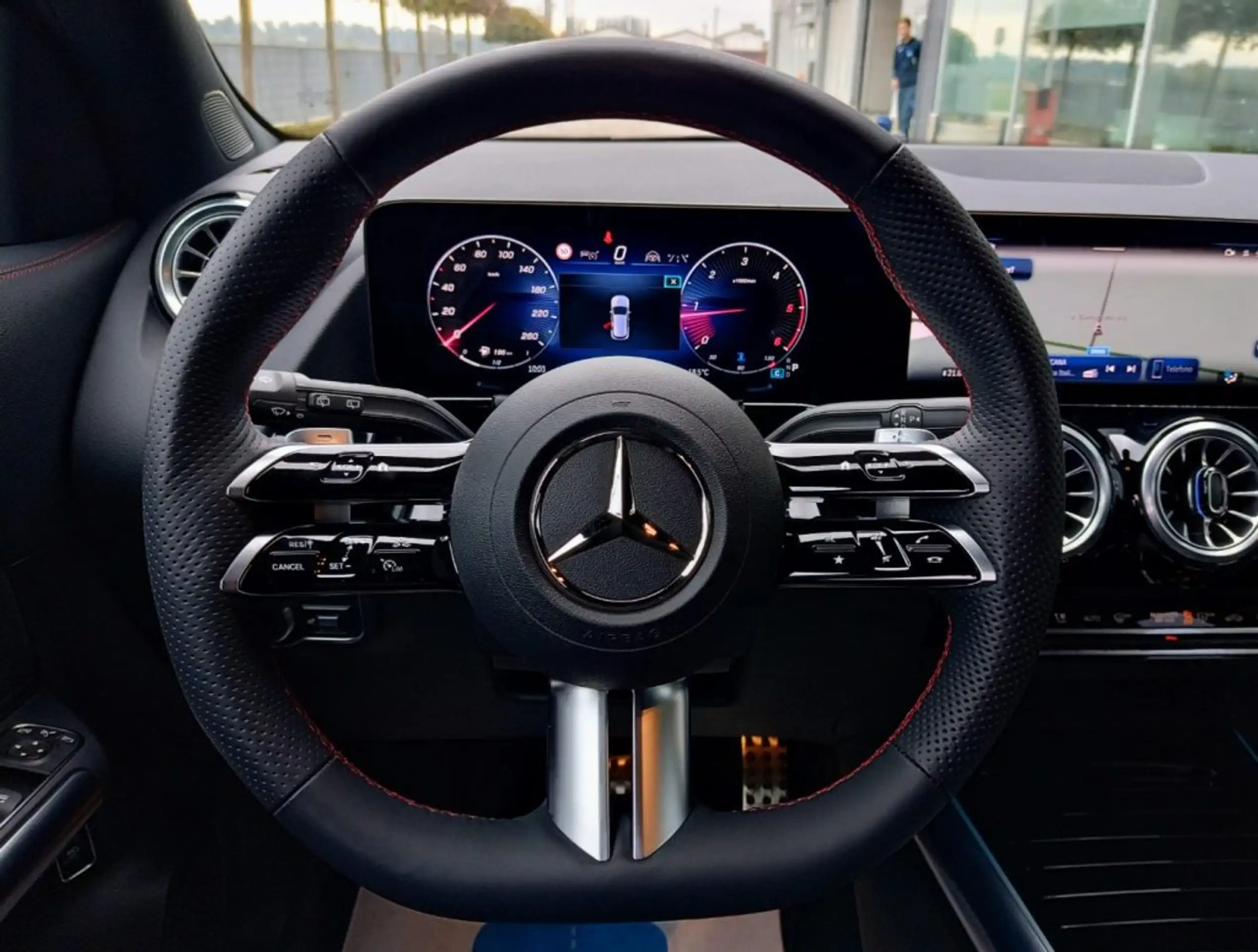 Mercedes-Benz - GLA 200