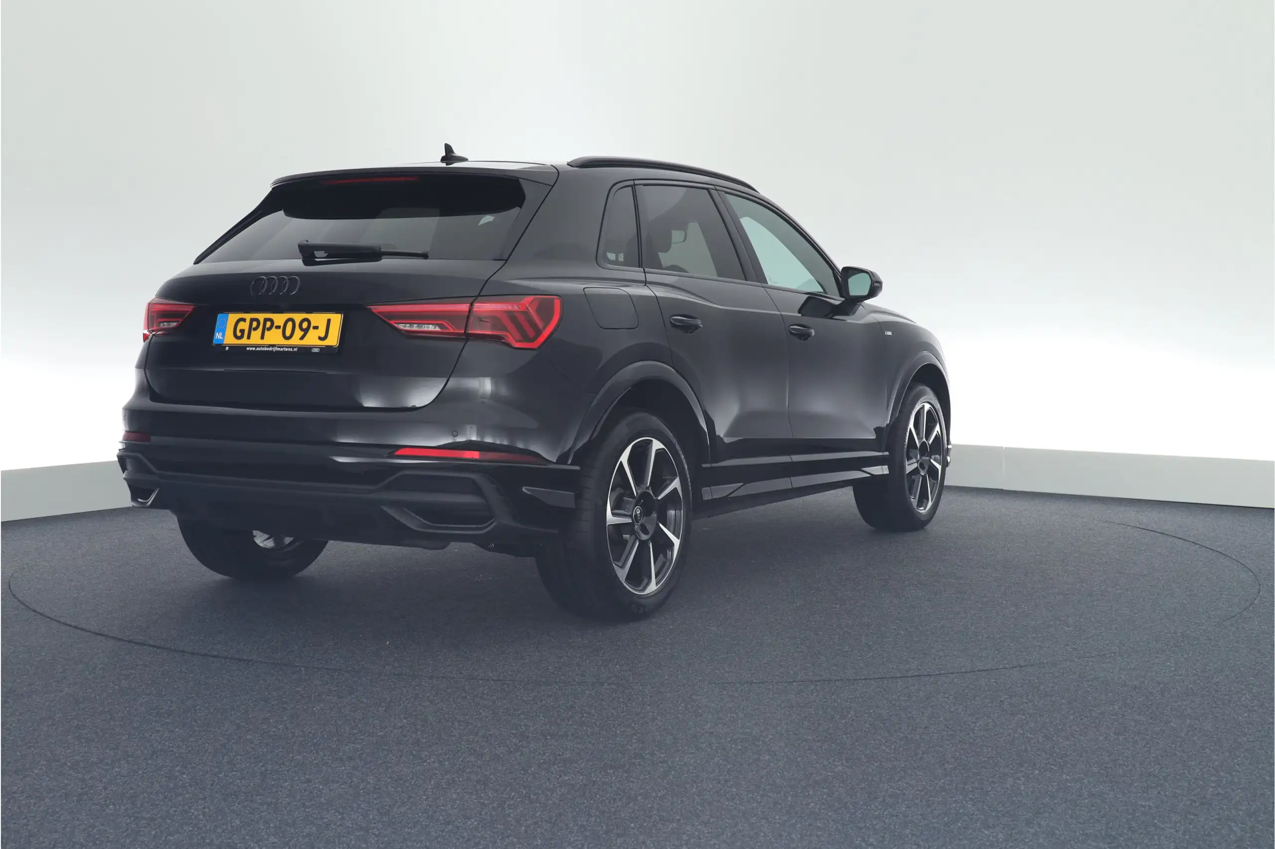 Audi - Q3