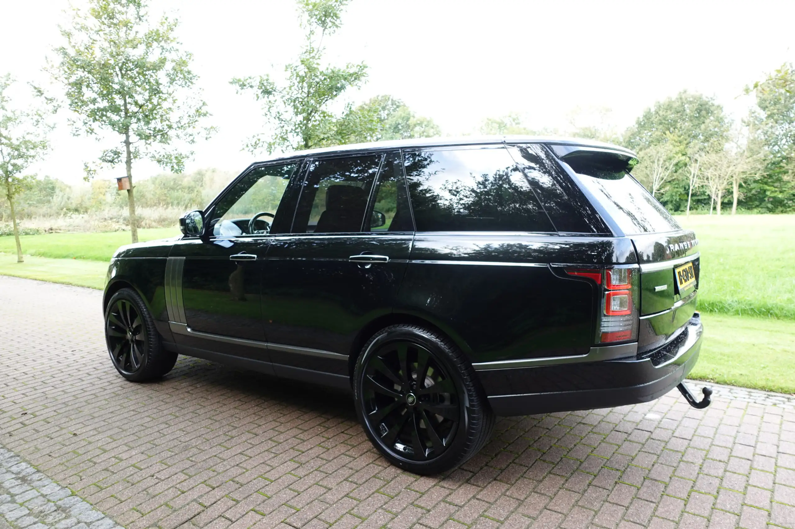 Land Rover - Range Rover