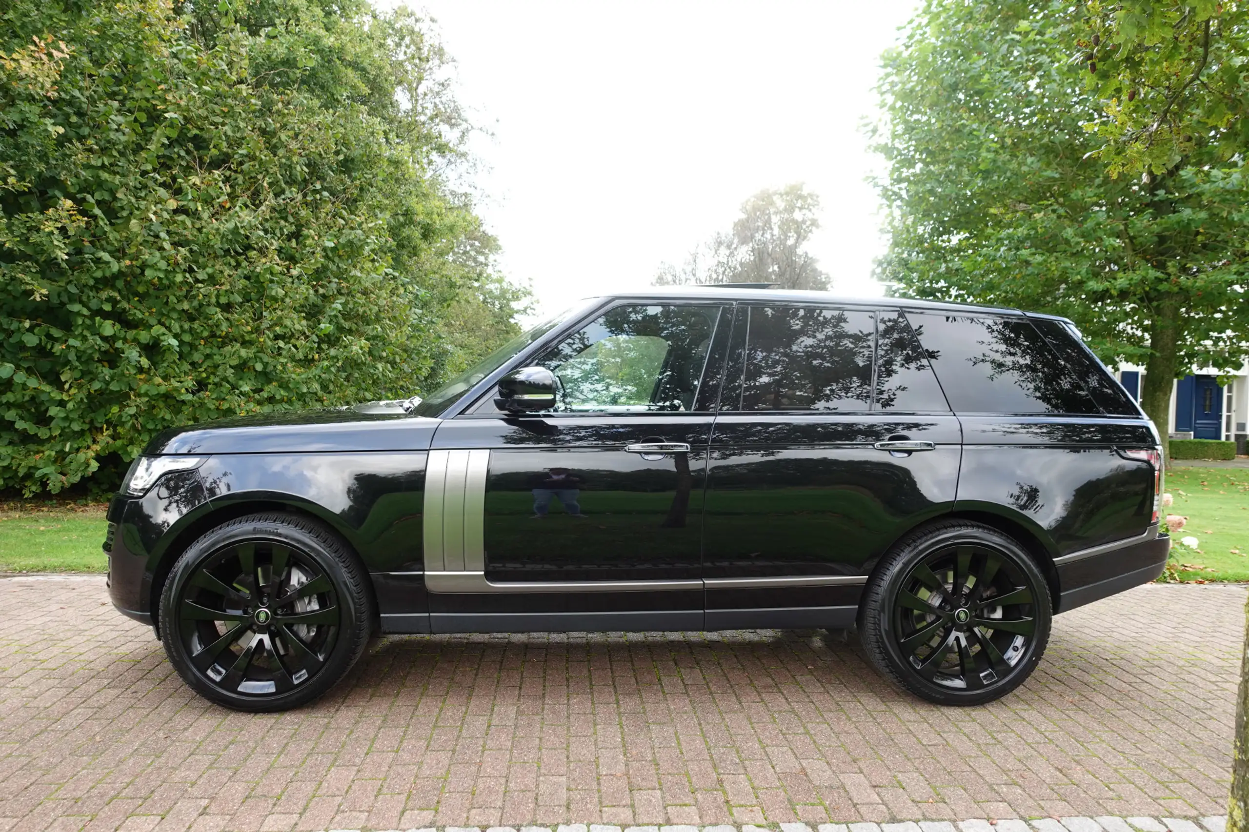 Land Rover - Range Rover