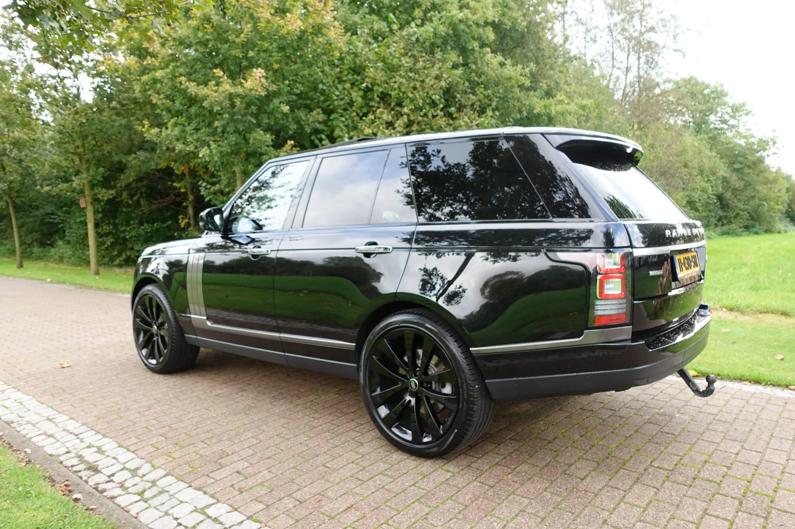 Land Rover - Range Rover