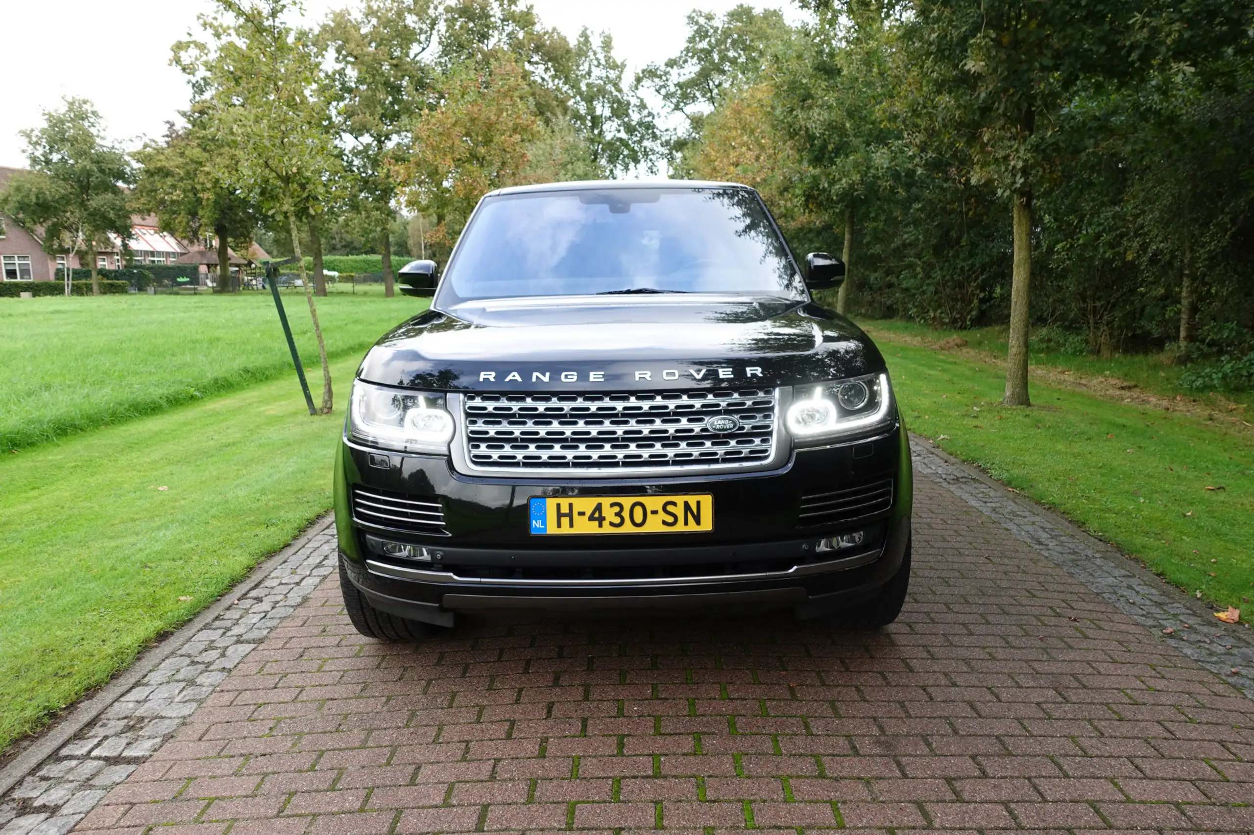 Land Rover - Range Rover