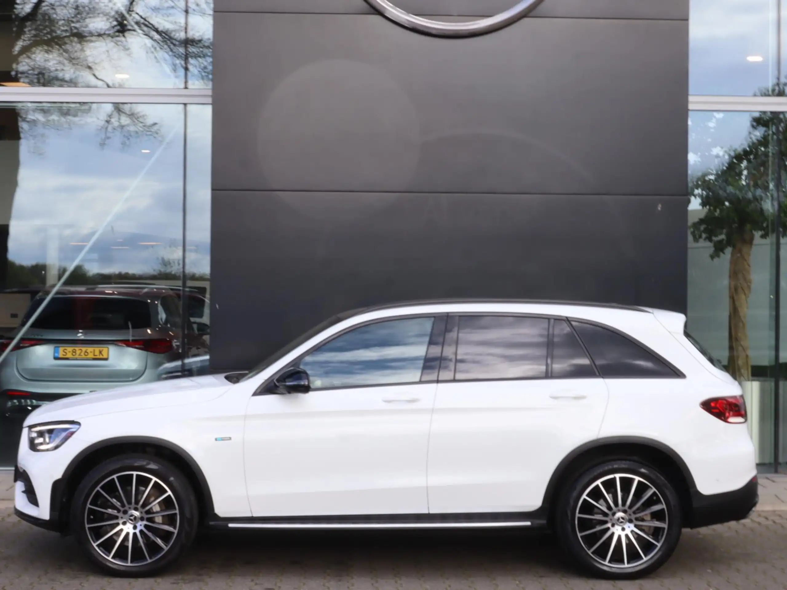 Mercedes-Benz - GLC 300