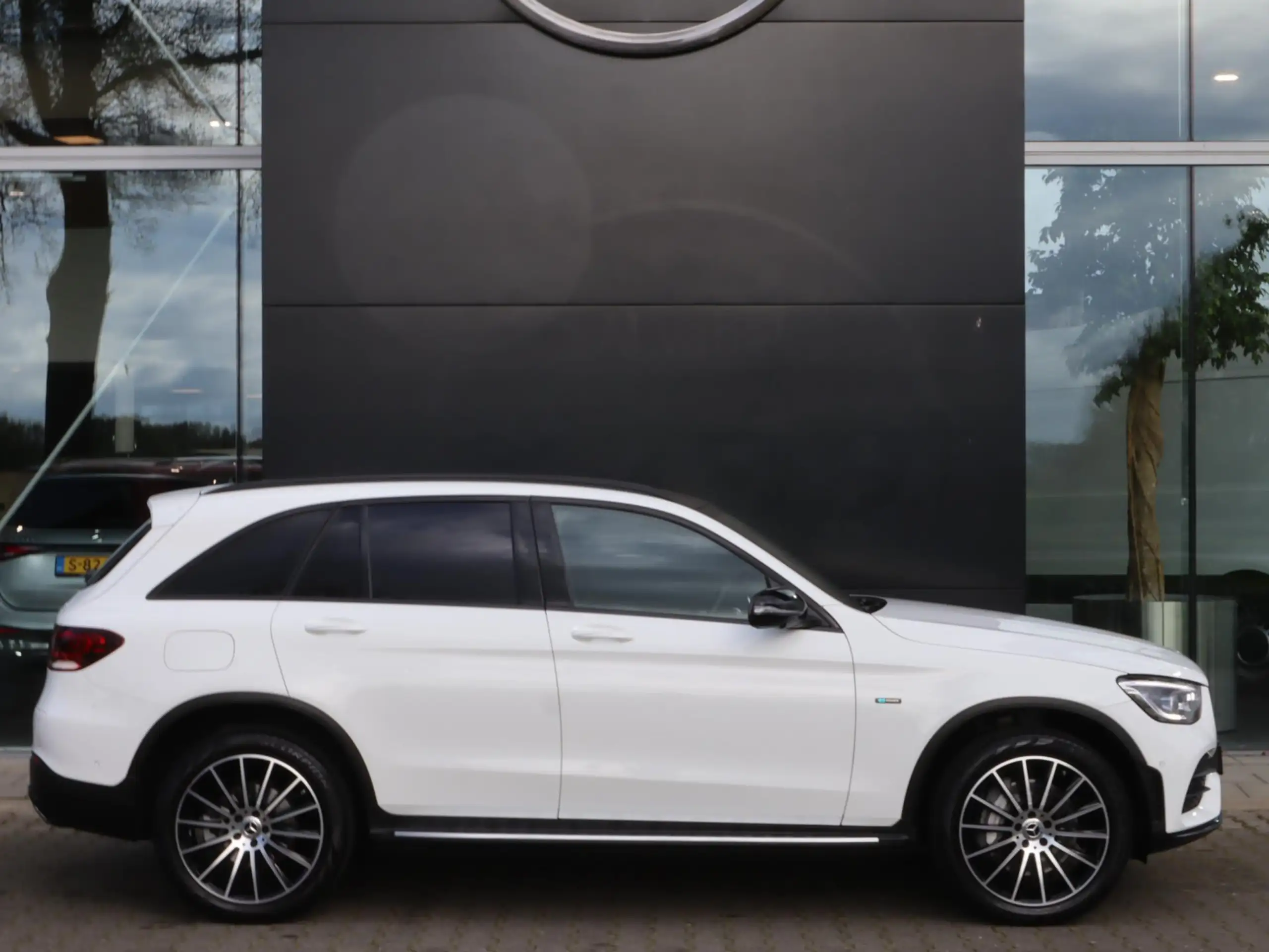 Mercedes-Benz - GLC 300