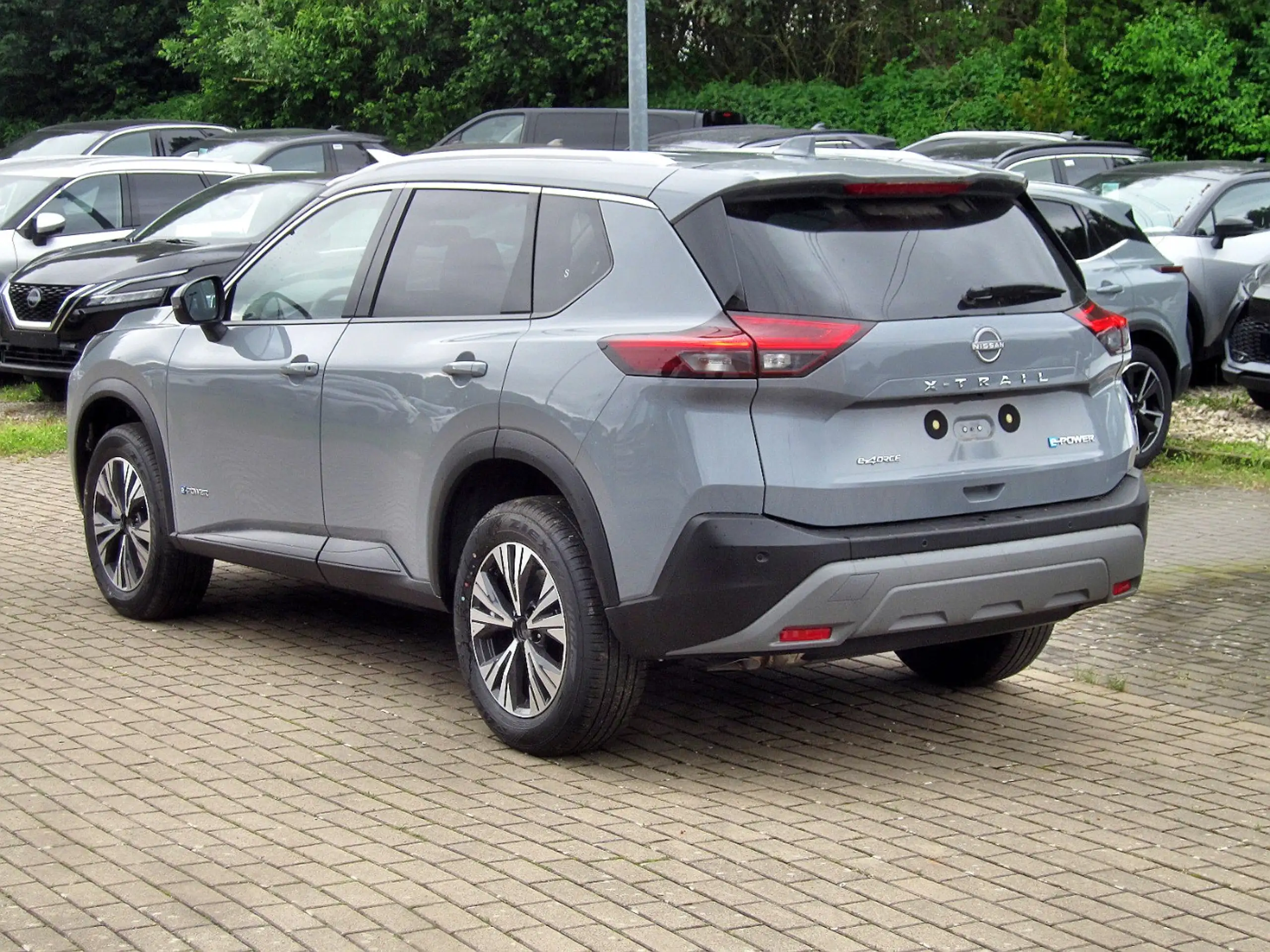 Nissan - X-Trail