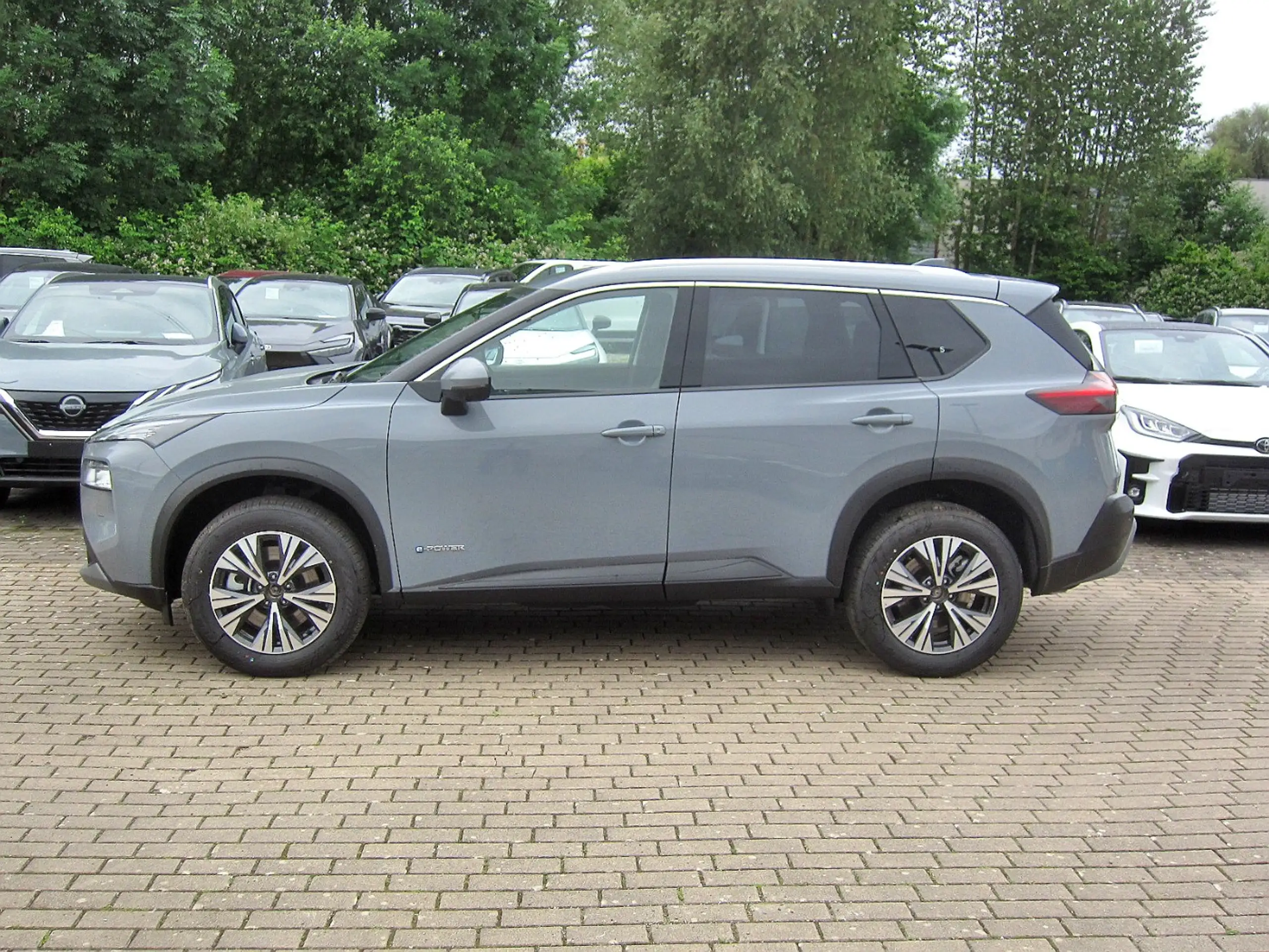 Nissan - X-Trail