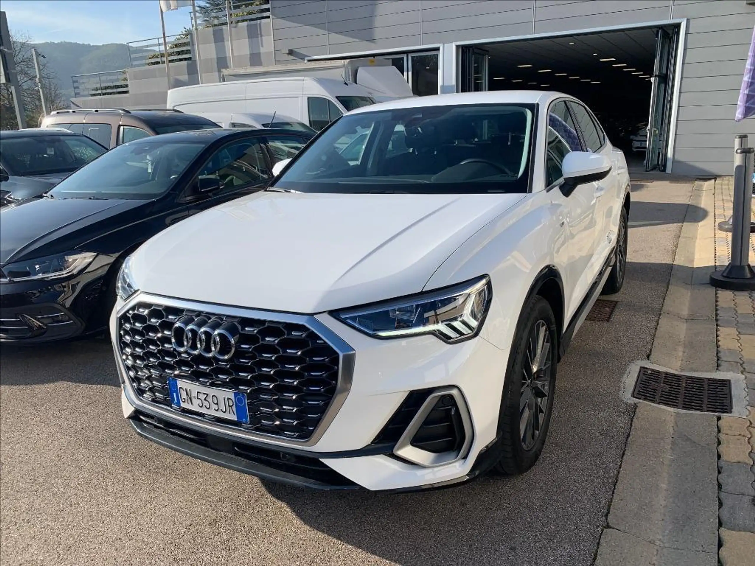 Audi - Q3