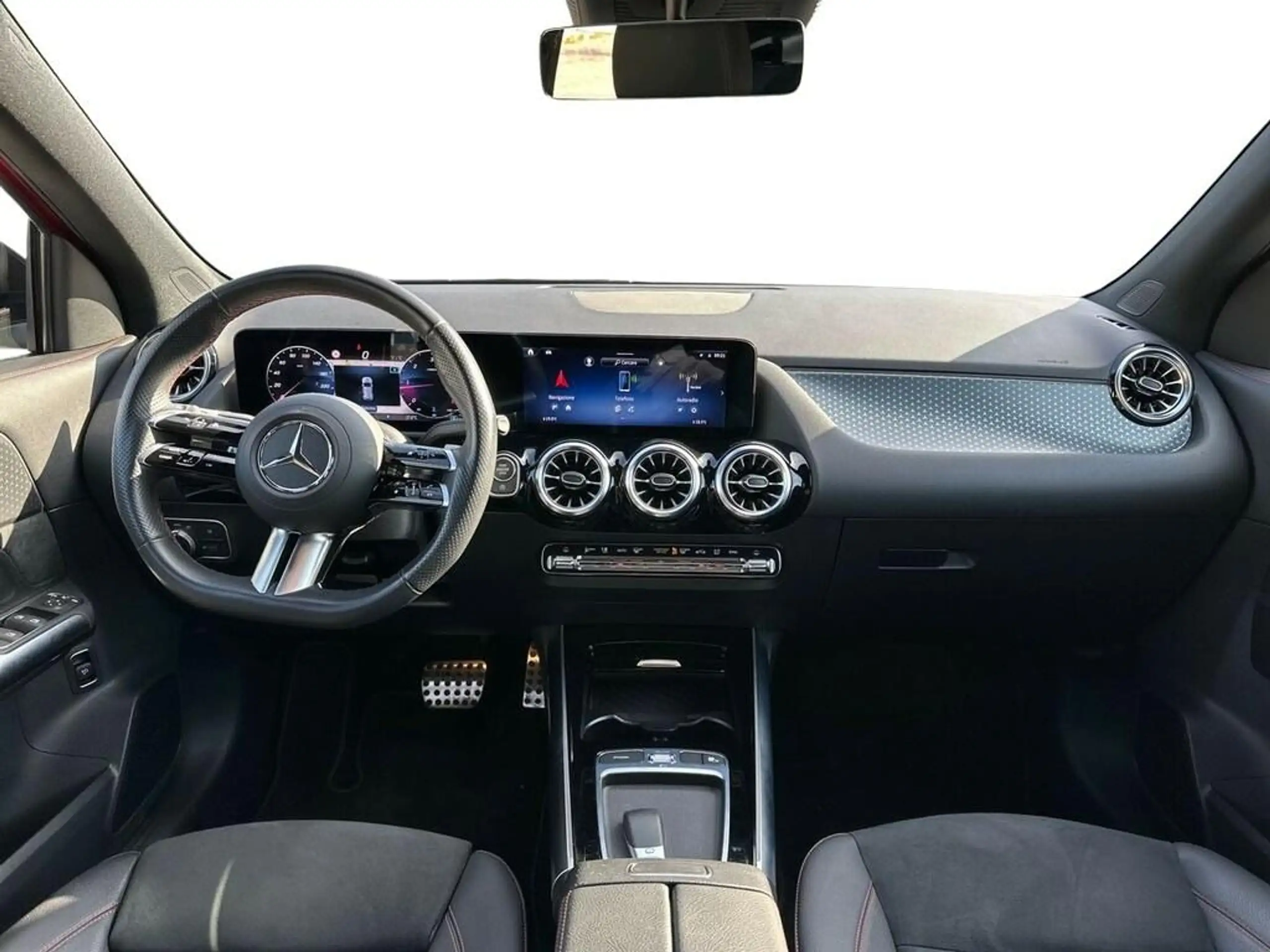 Mercedes-Benz - GLA 200