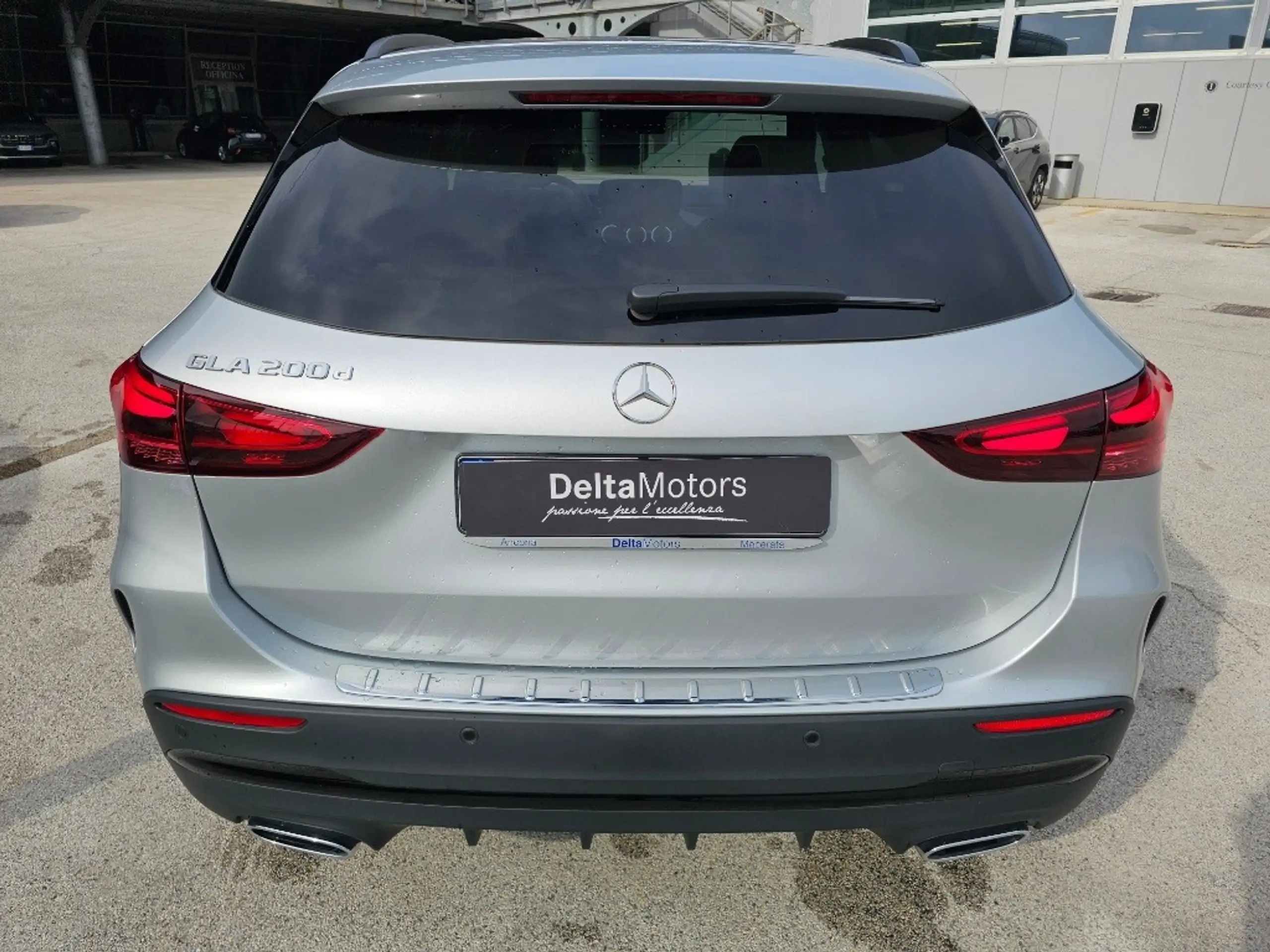 Mercedes-Benz - GLA 200