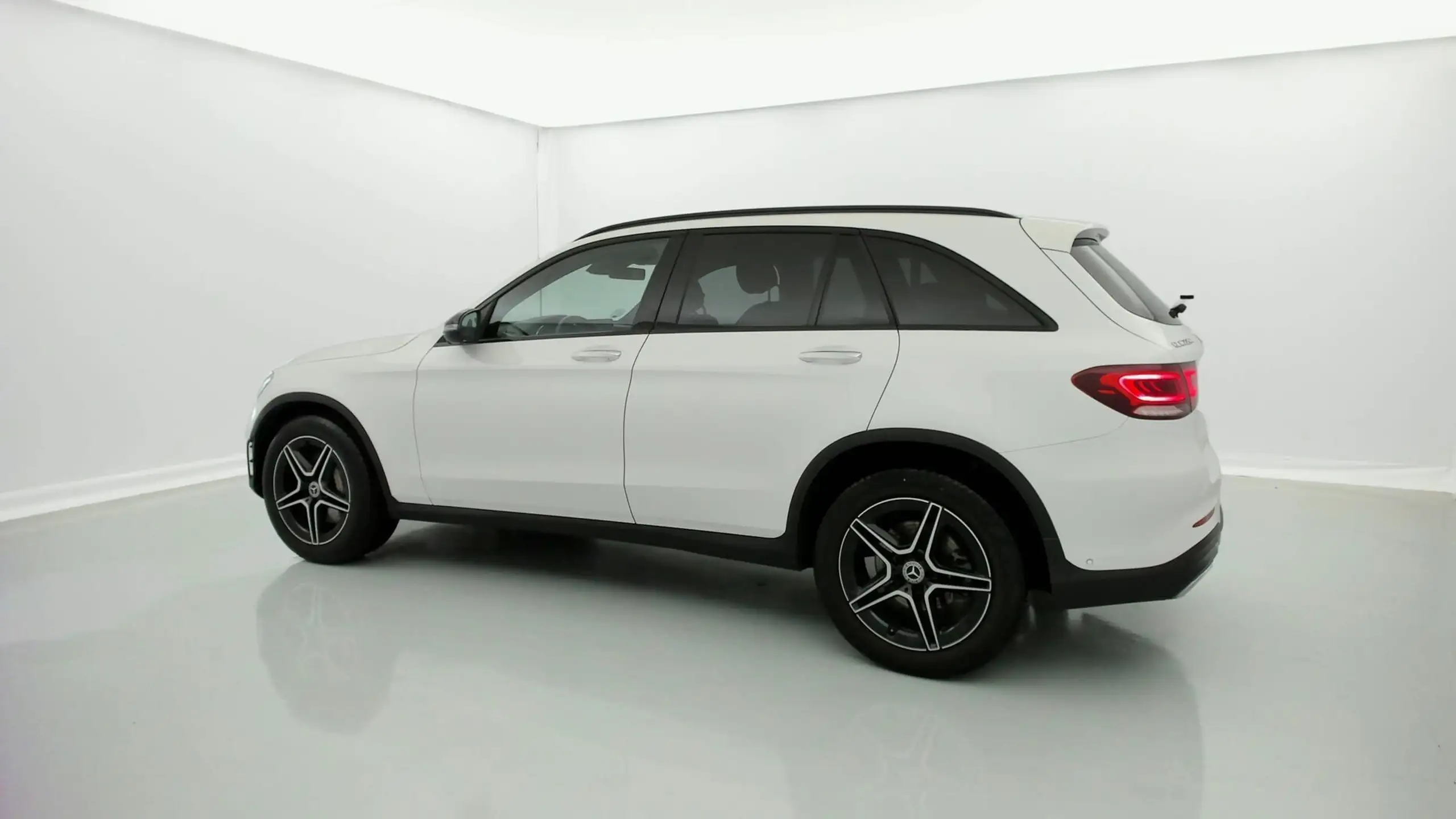 Mercedes-Benz - GLC 220