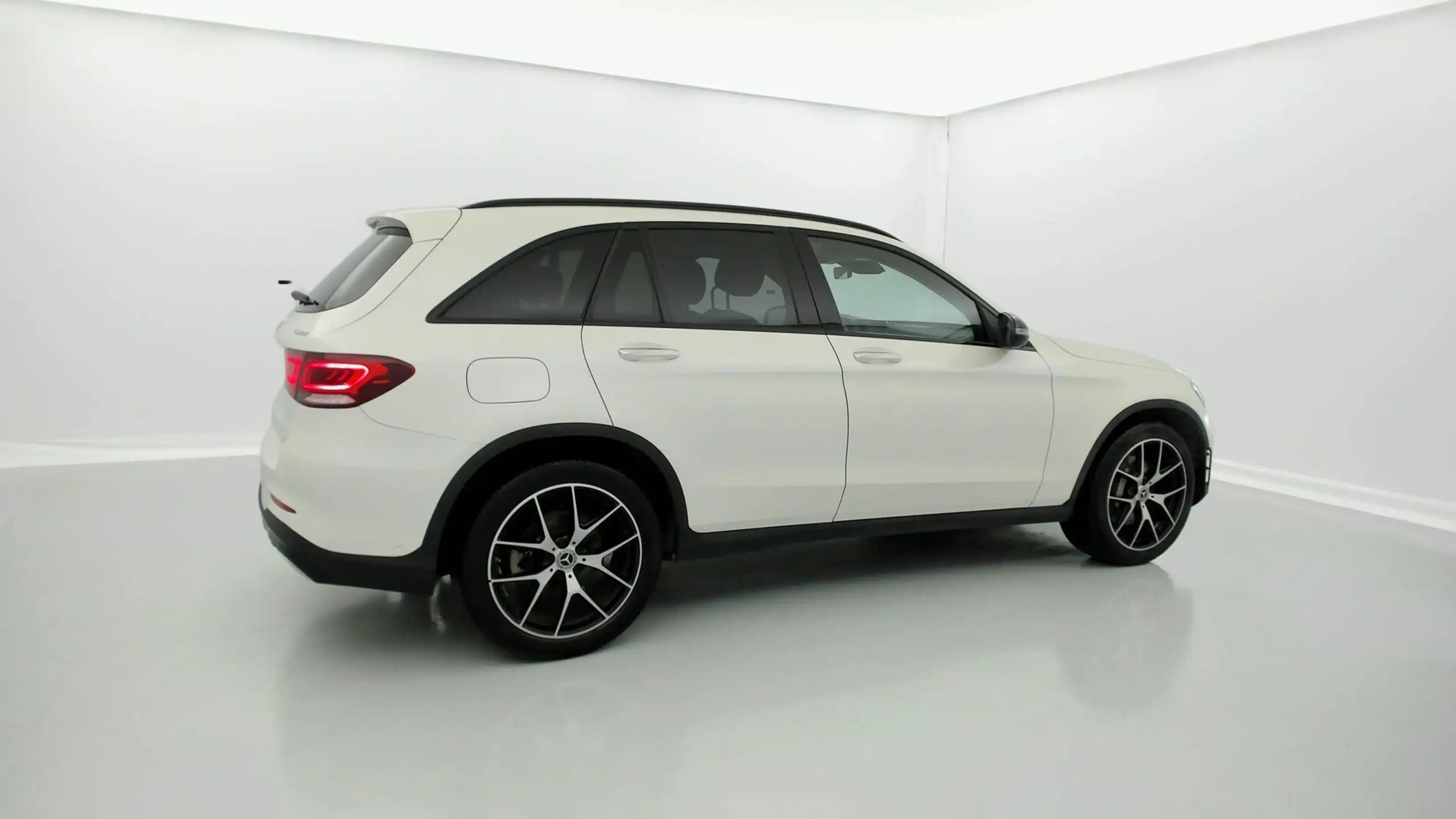 Mercedes-Benz - GLC 220