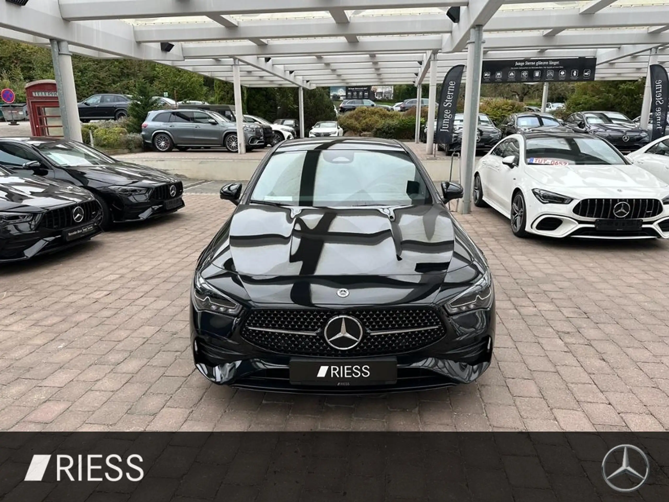 Mercedes-Benz - CLA 220