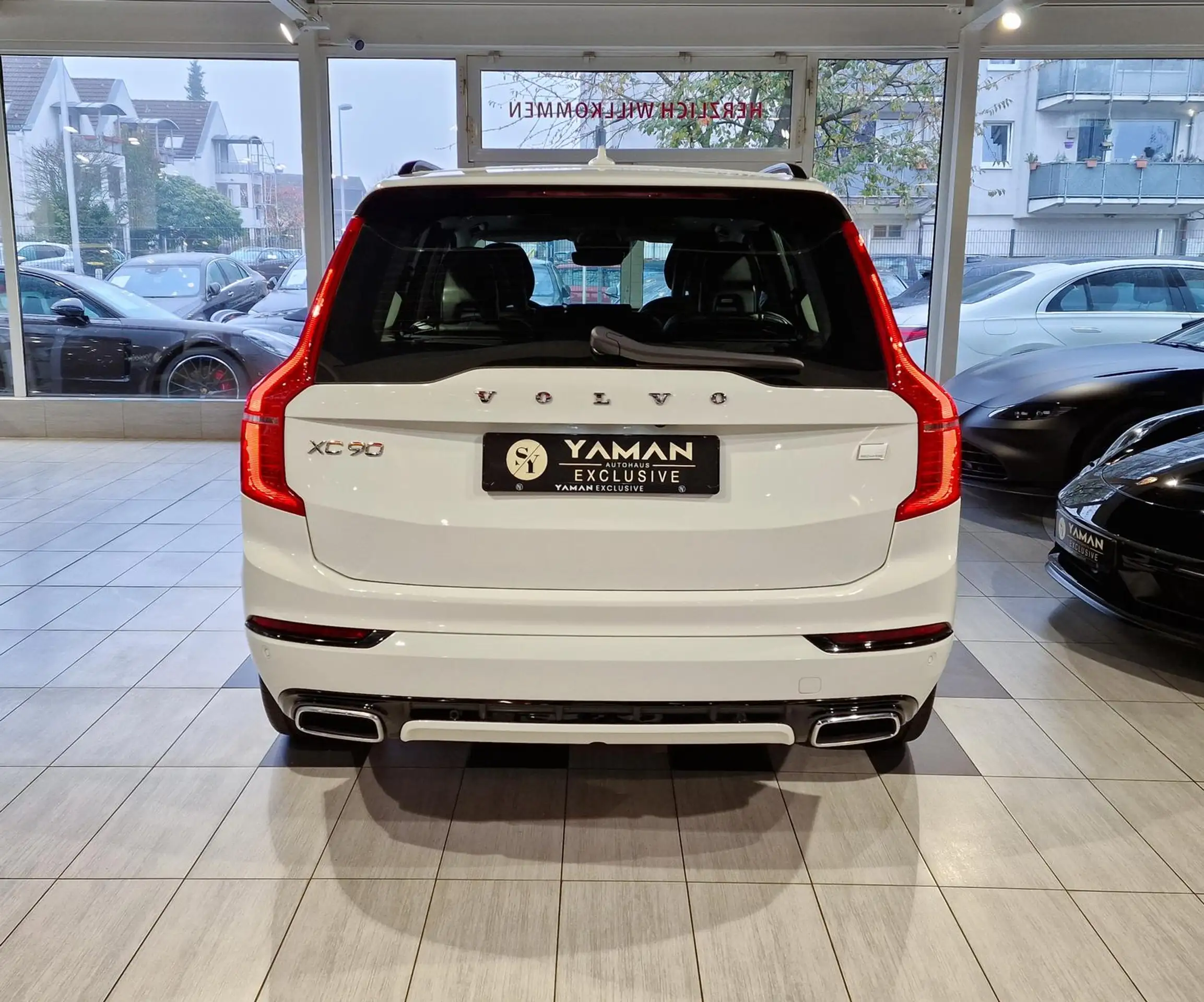 Volvo - XC90