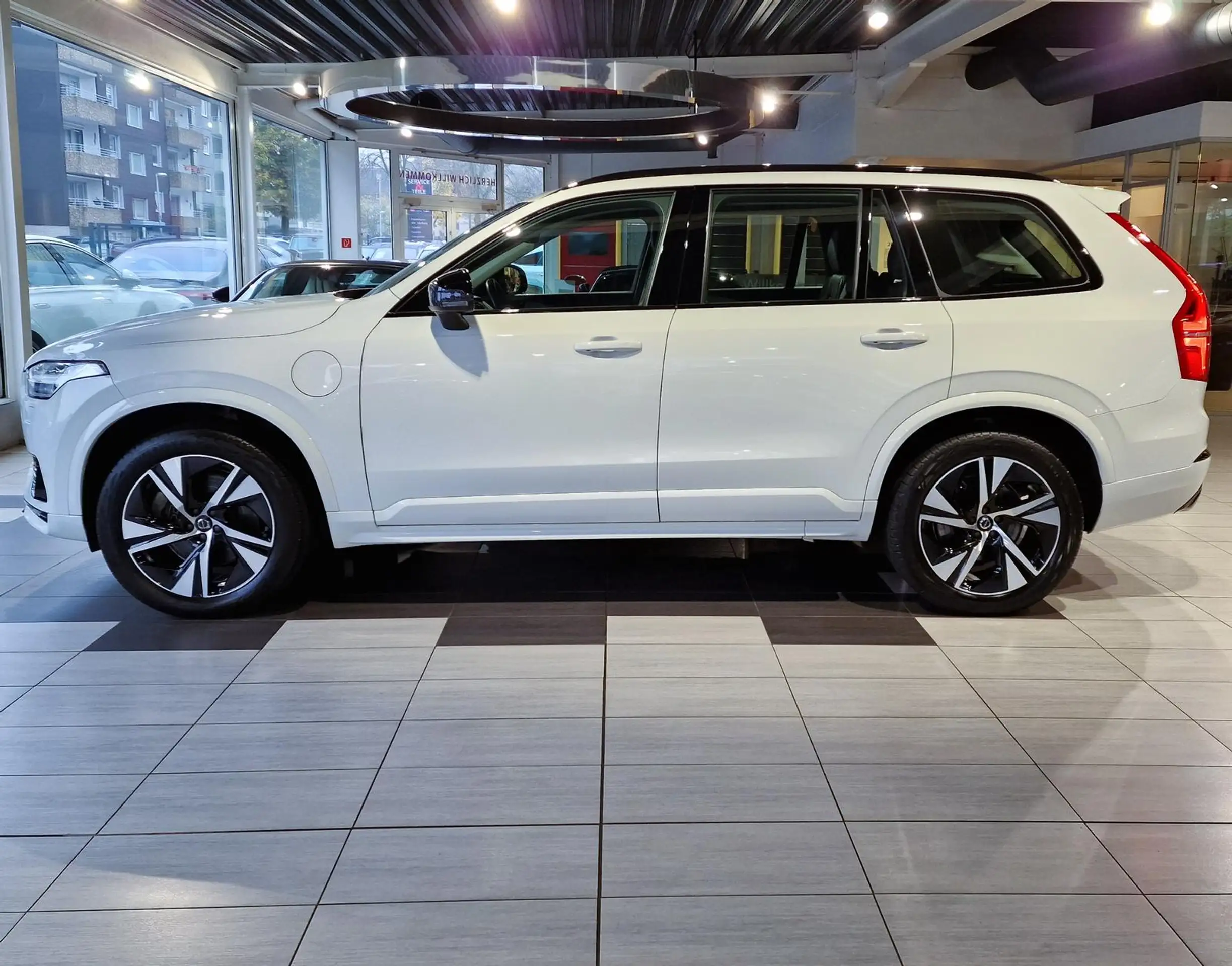 Volvo - XC90