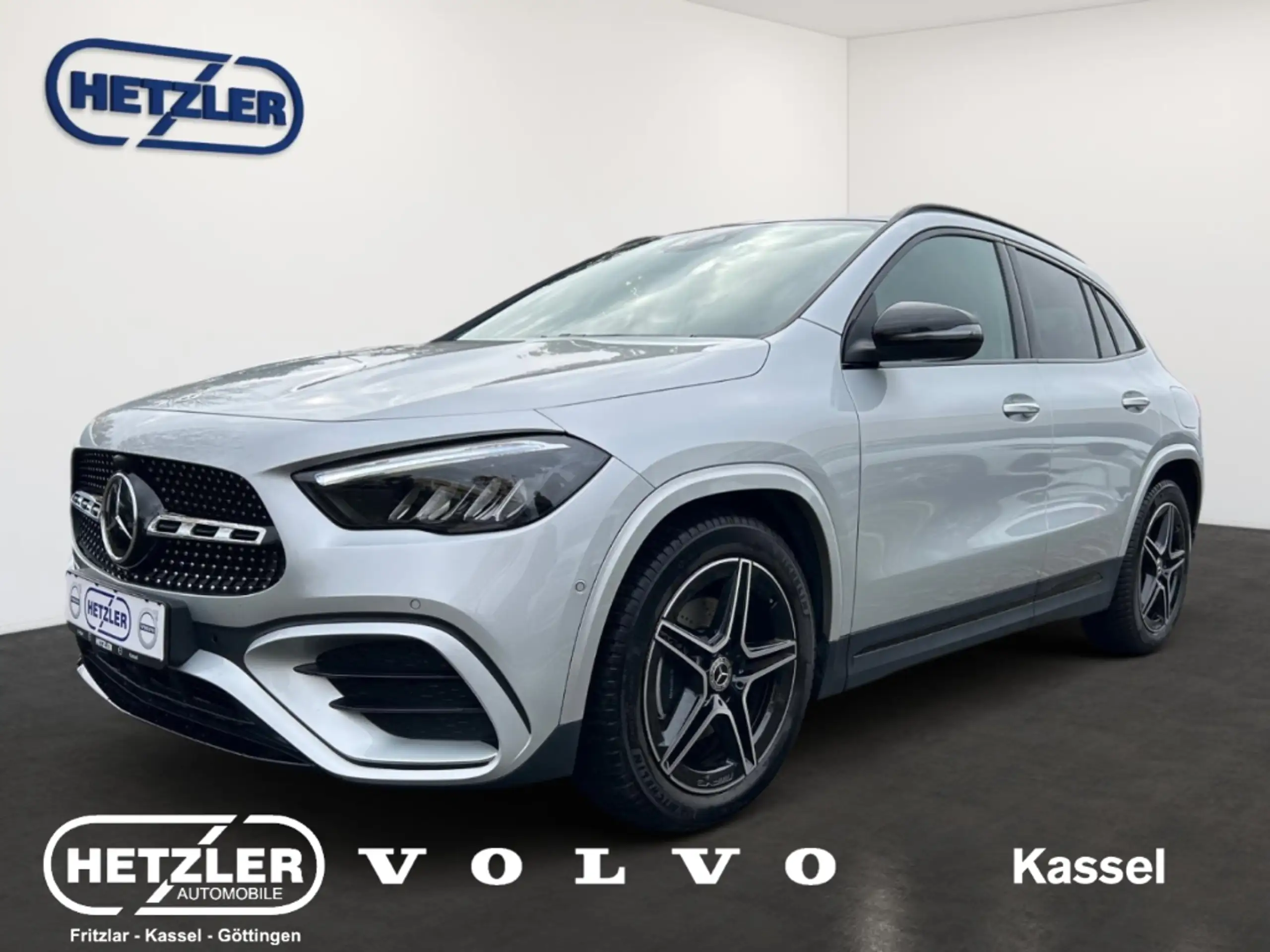 Mercedes-Benz - GLA 220