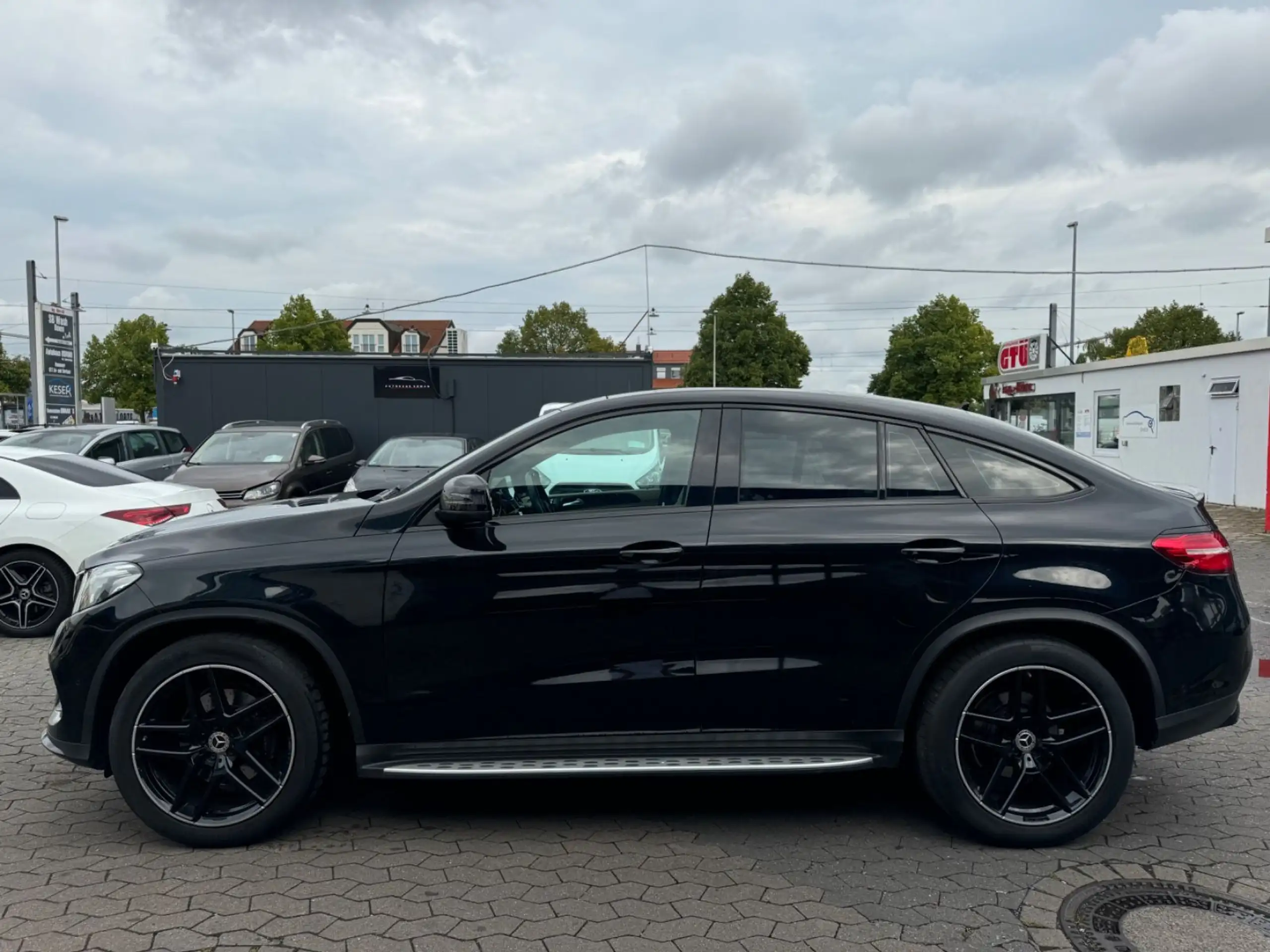 Mercedes-Benz - GLE 350