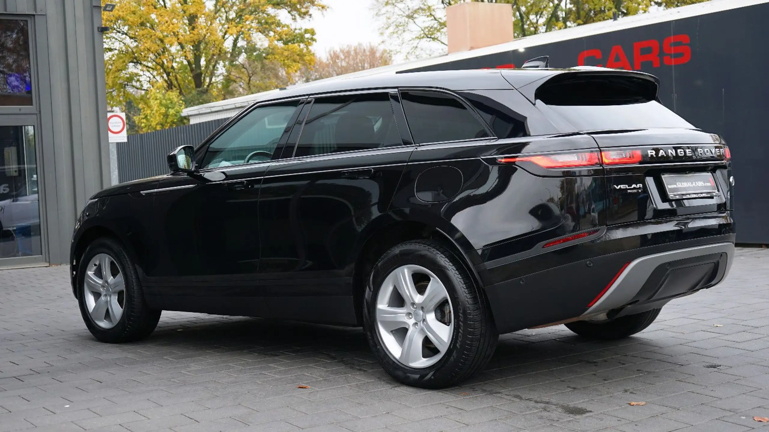 Land Rover - Range Rover Velar