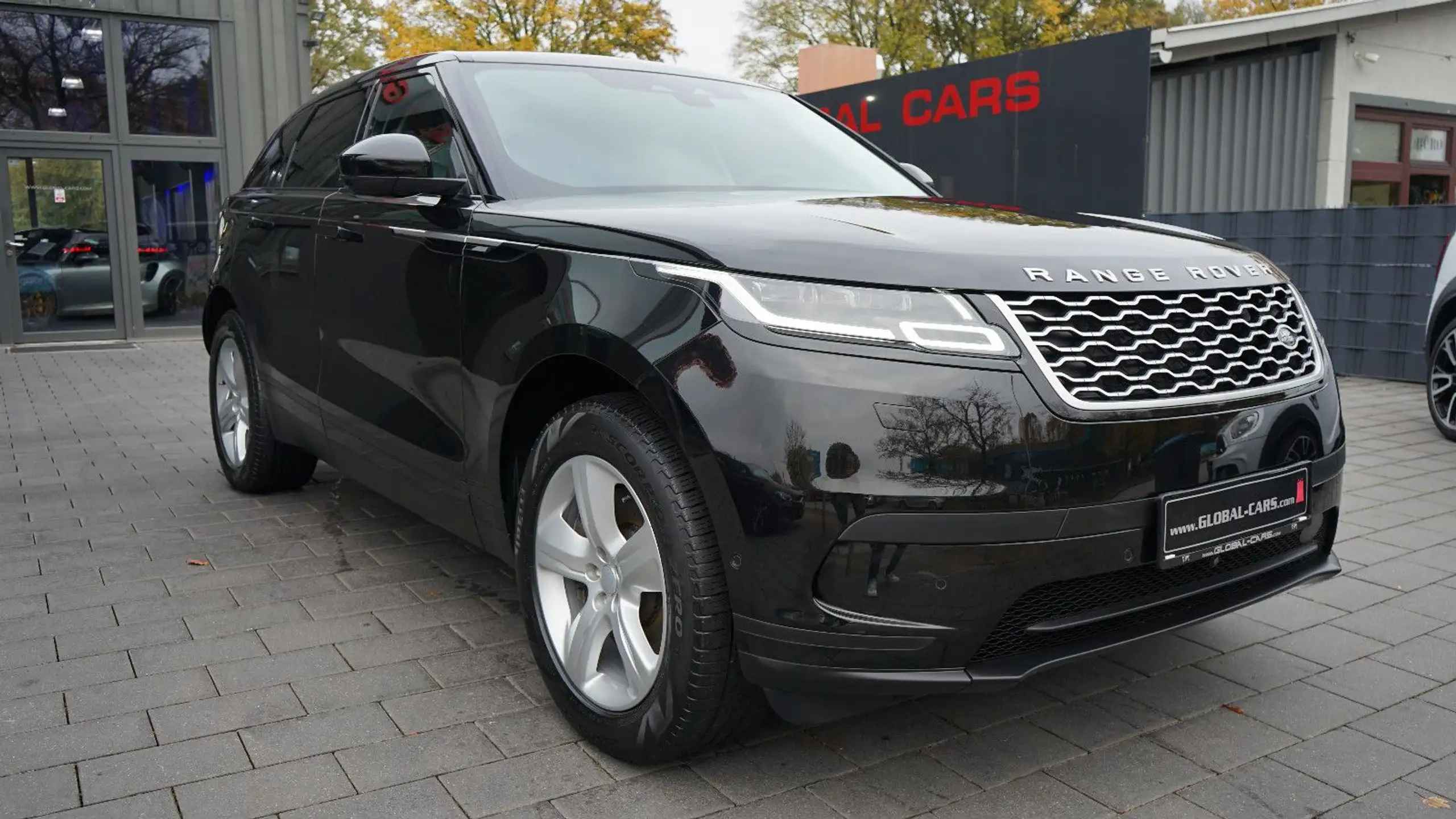 Land Rover - Range Rover Velar