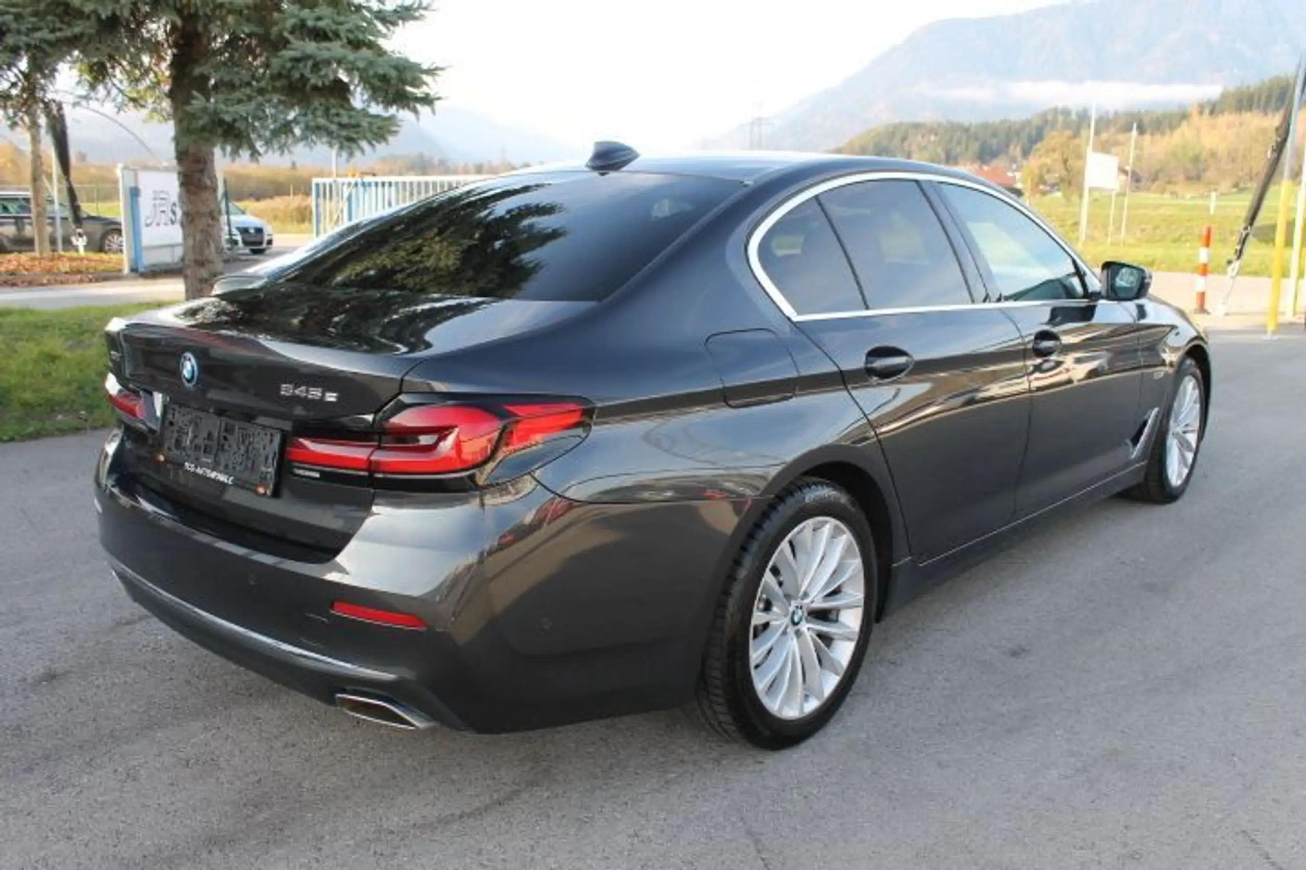 BMW - 545