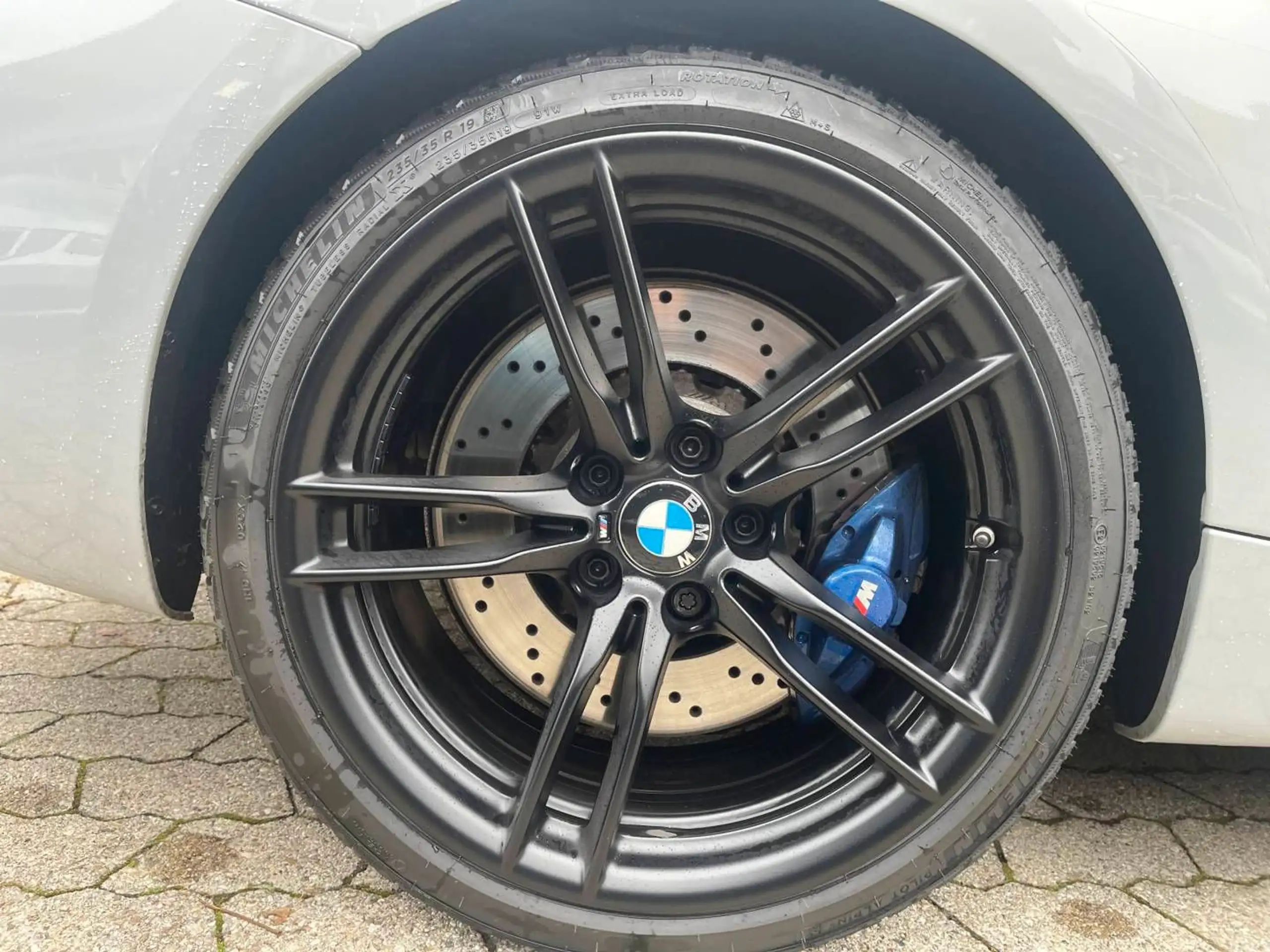 BMW - M2