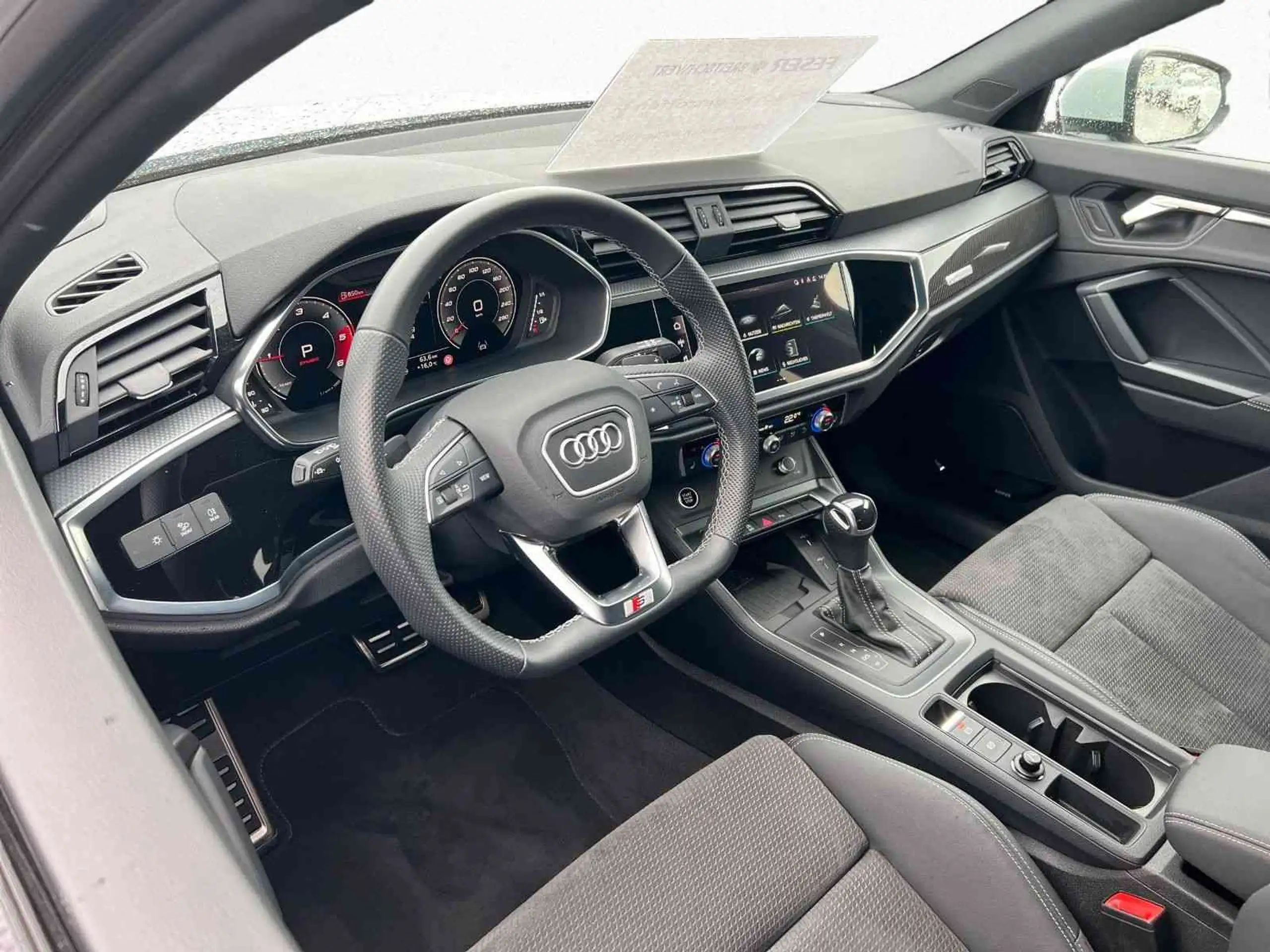 Audi - Q3