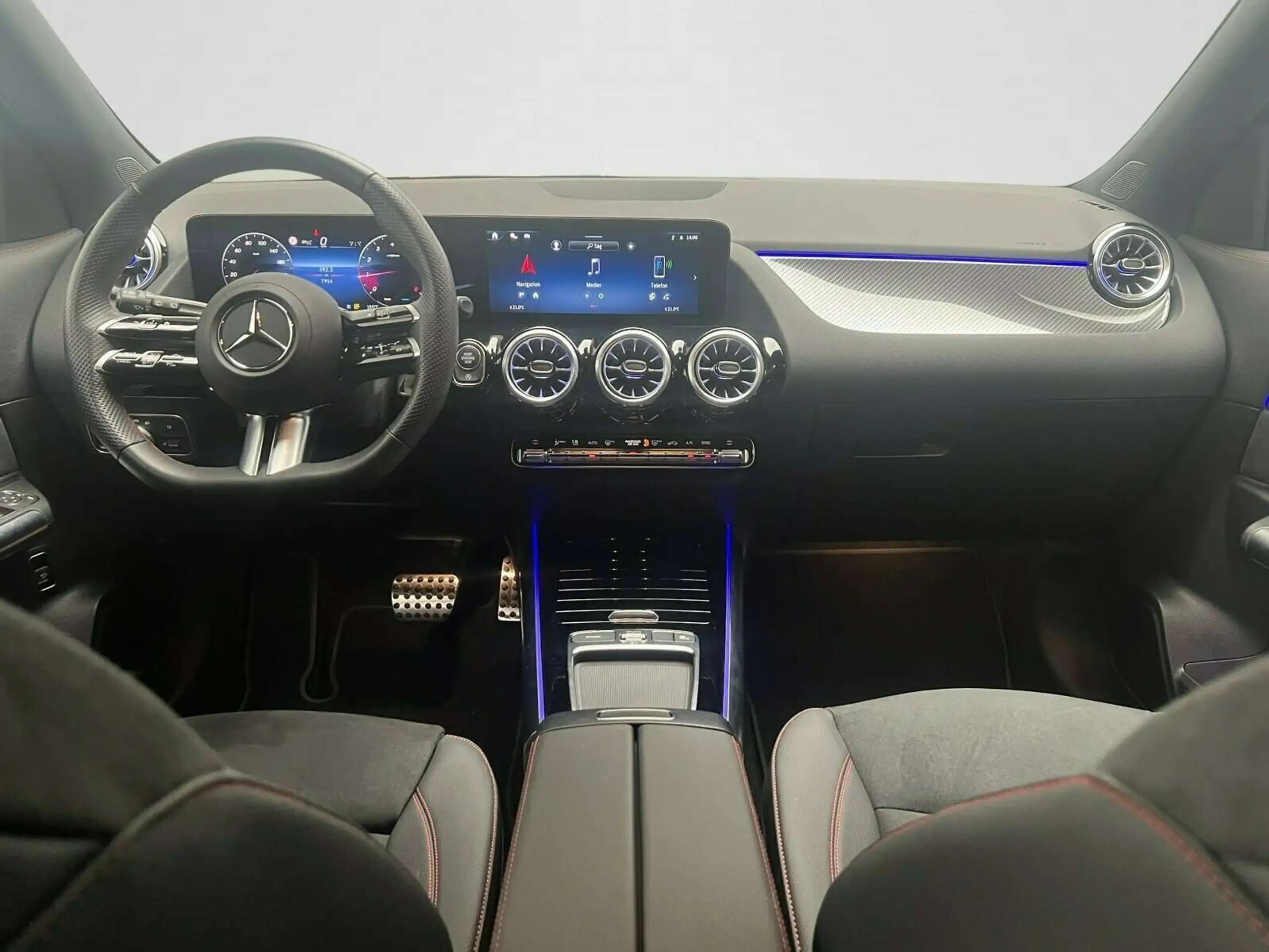 Mercedes-Benz - GLA 200