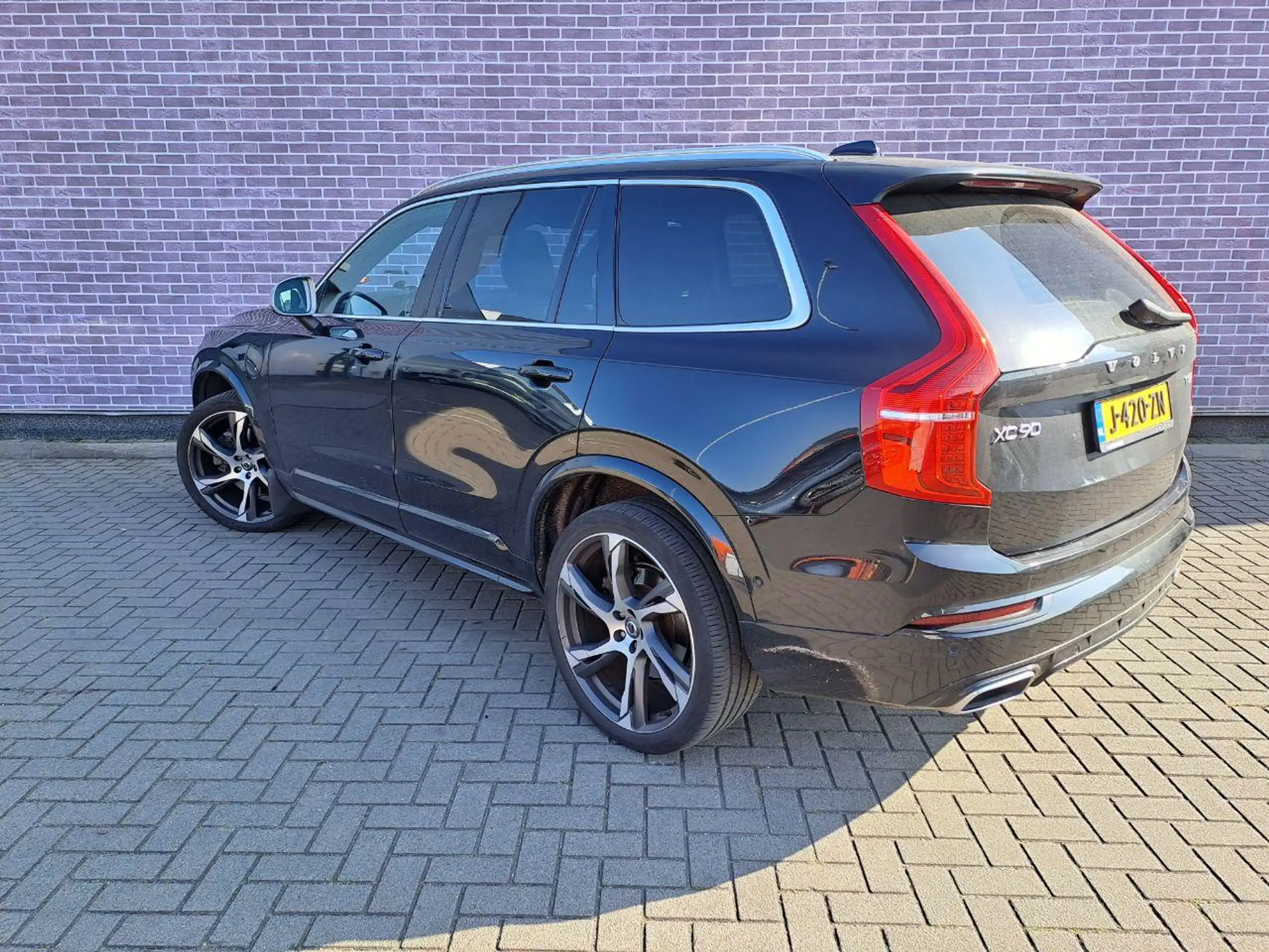 Volvo - XC90