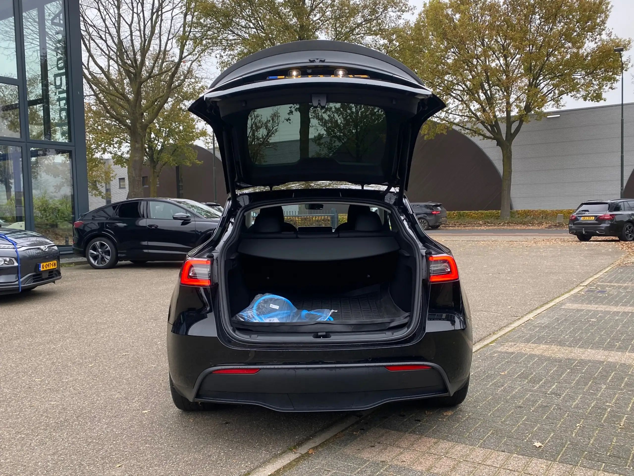 Tesla - Model Y