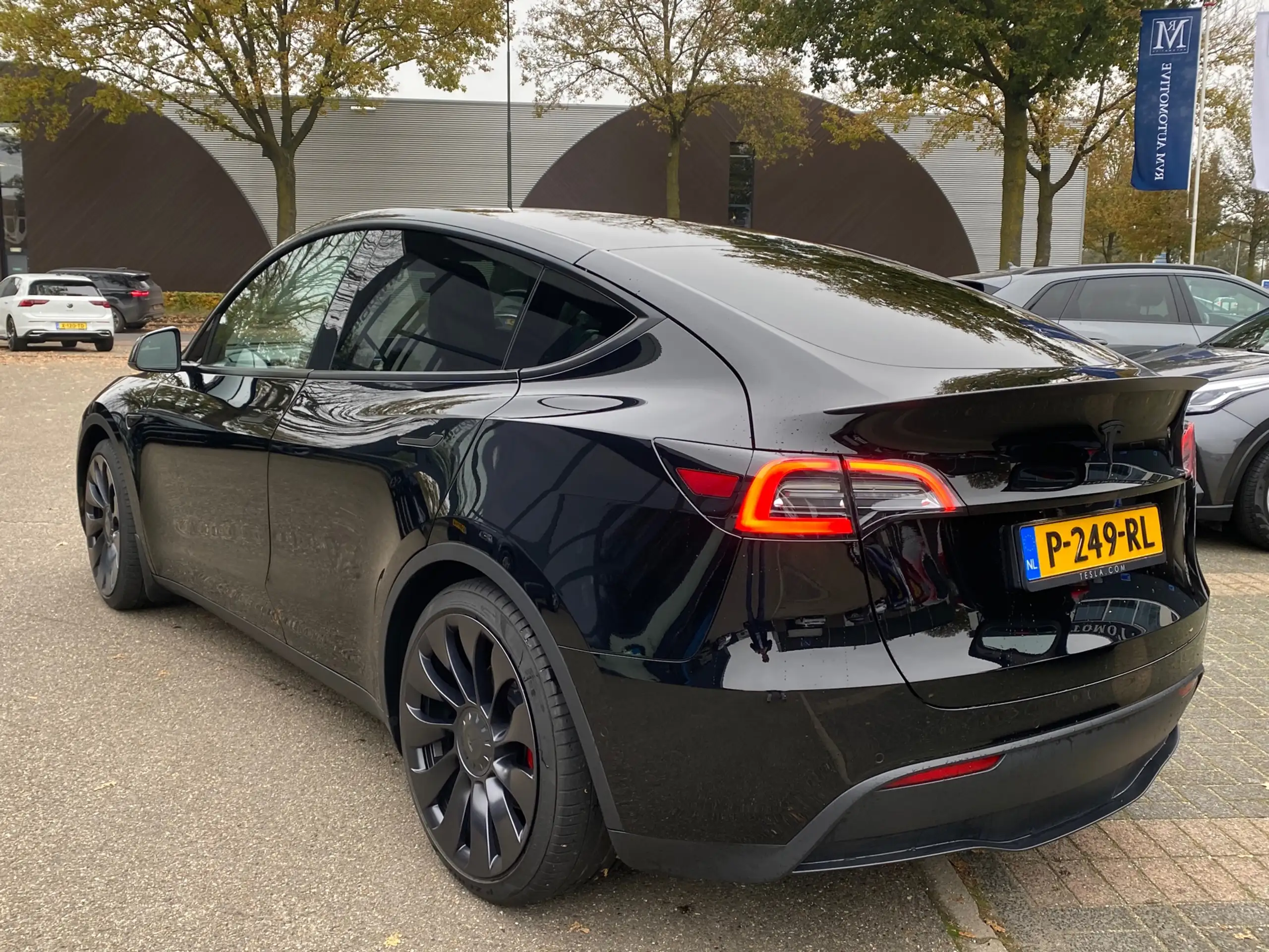 Tesla - Model Y