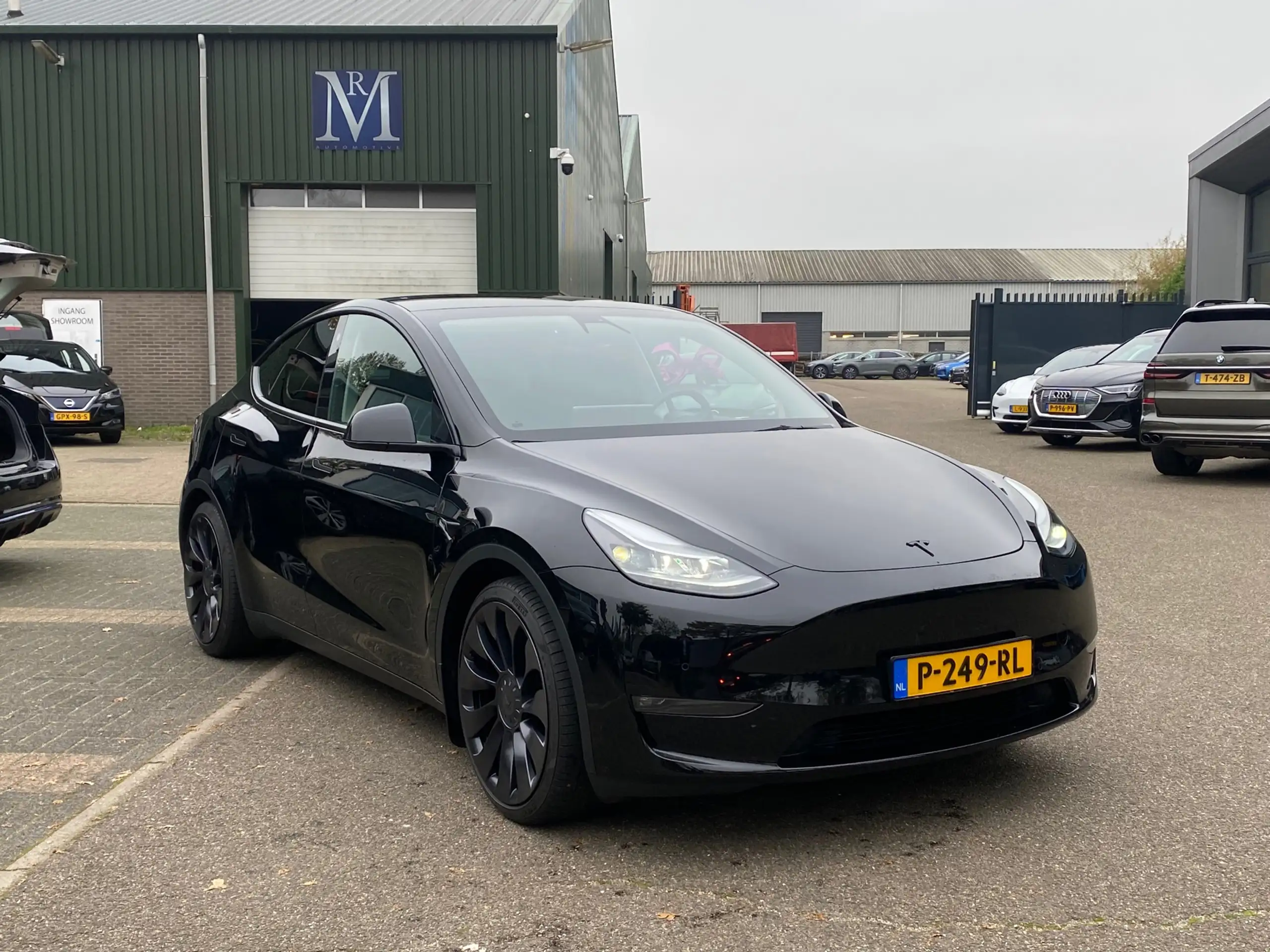 Tesla - Model Y