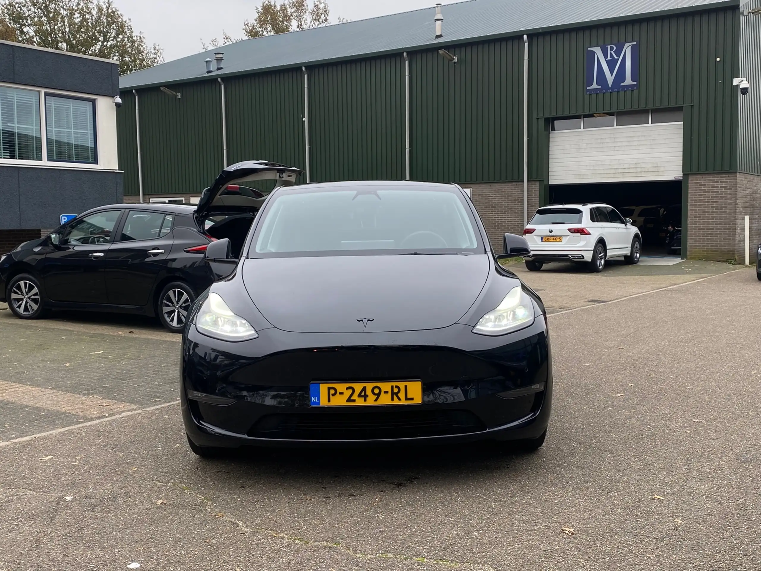 Tesla - Model Y