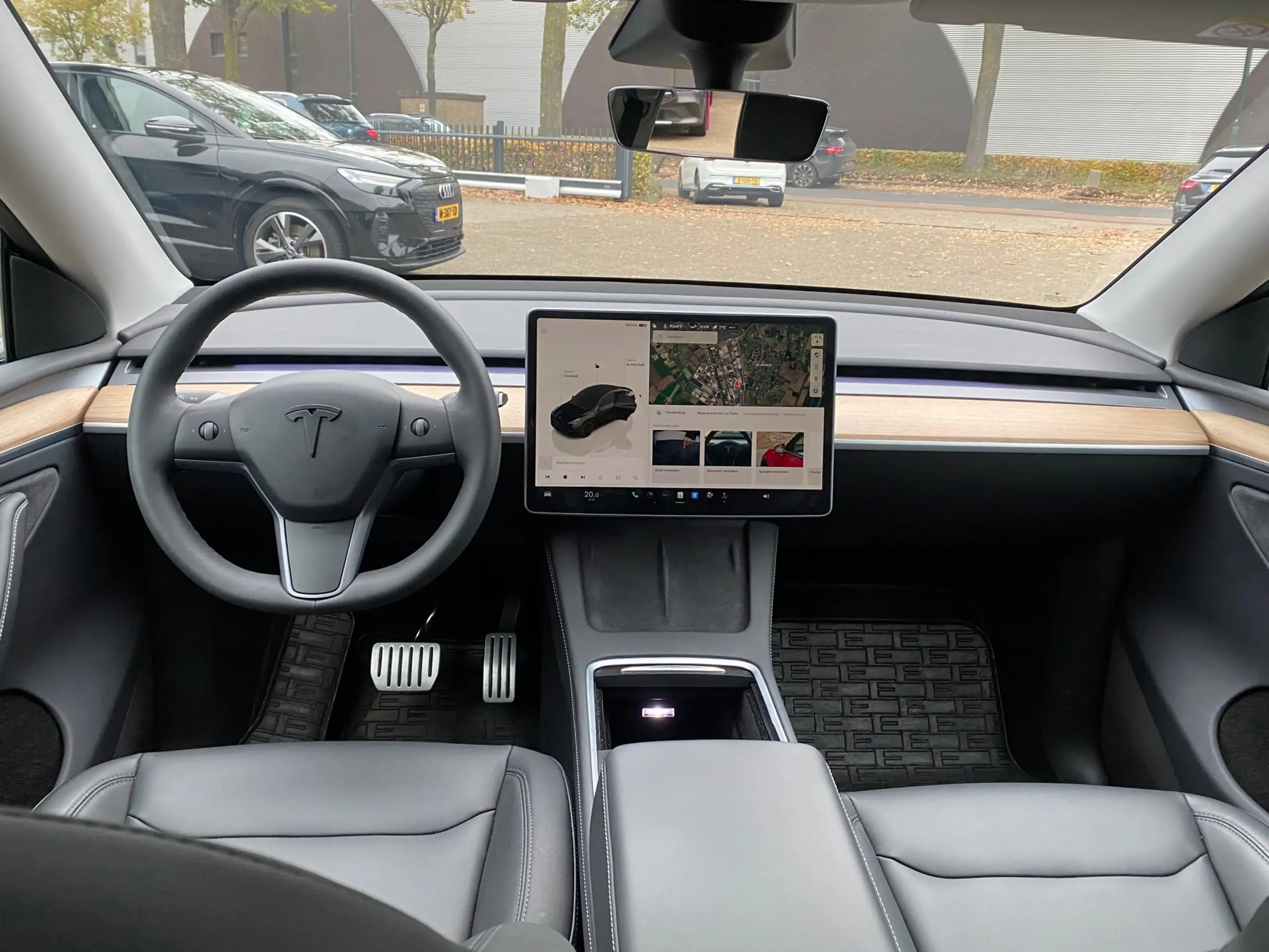 Tesla - Model Y