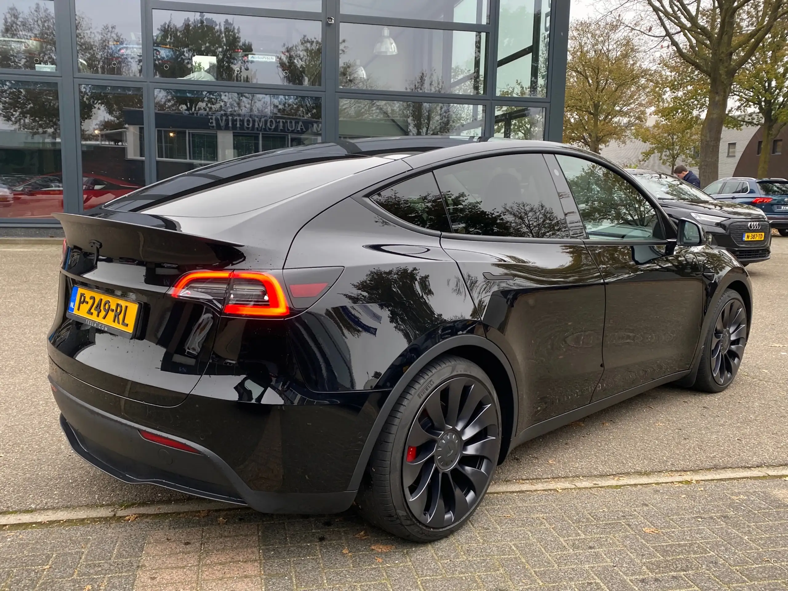 Tesla - Model Y