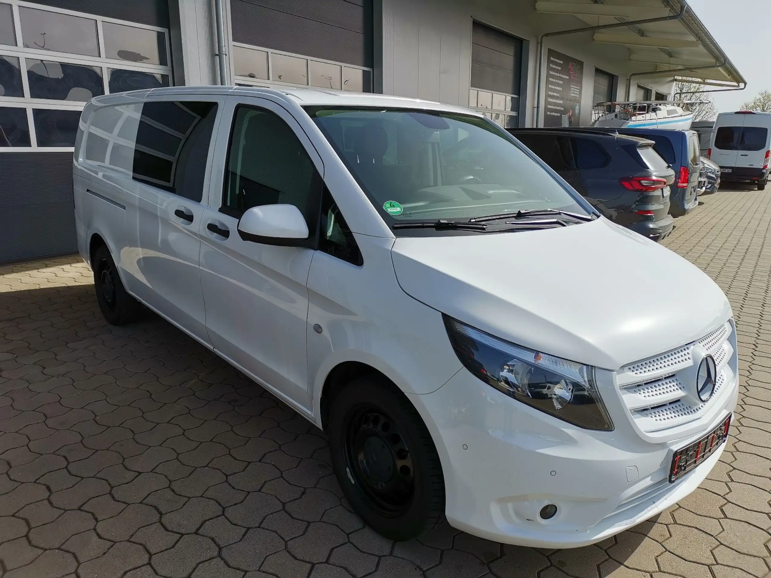 Mercedes-Benz - Vito