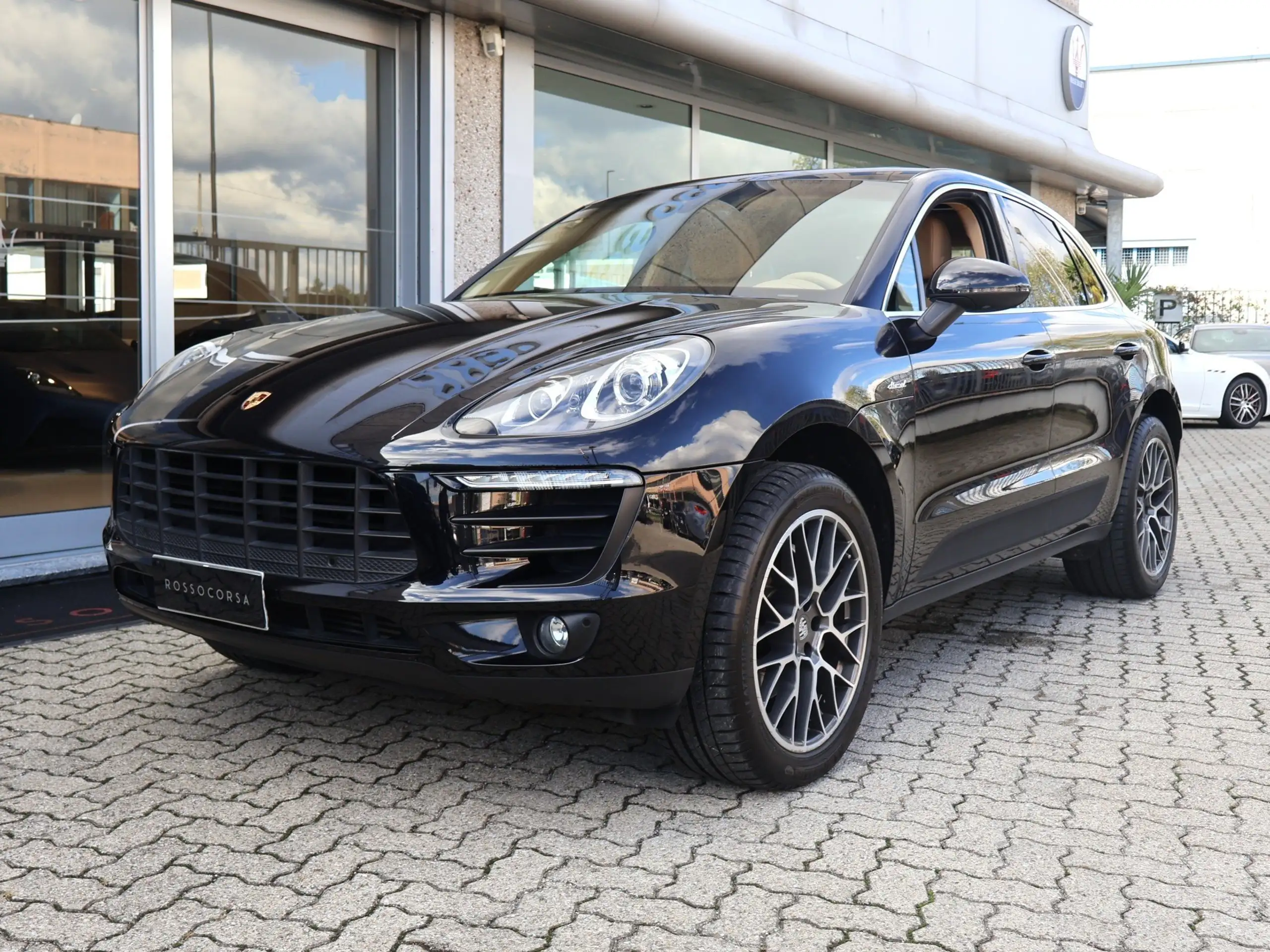 Porsche - Macan