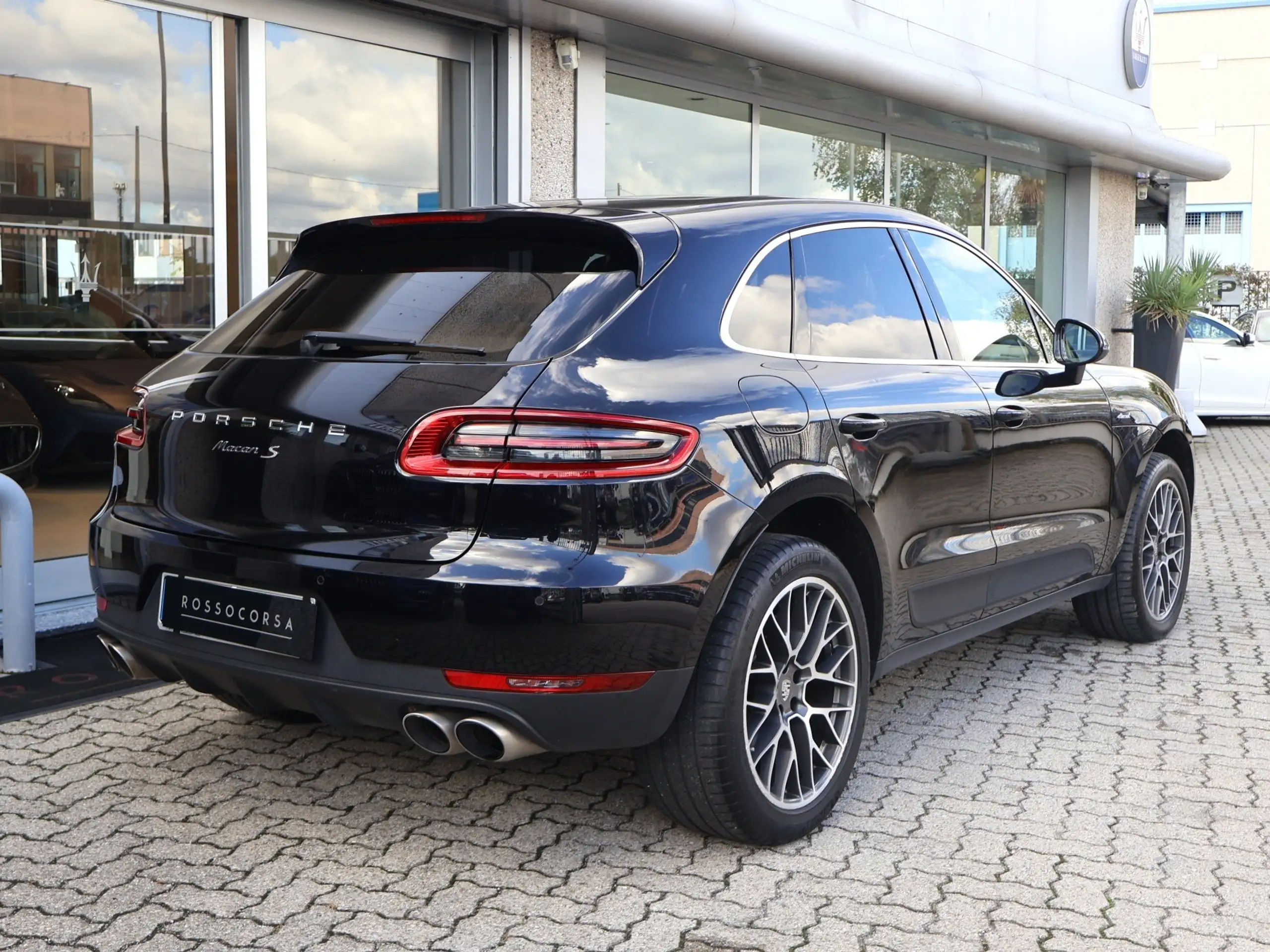 Porsche - Macan