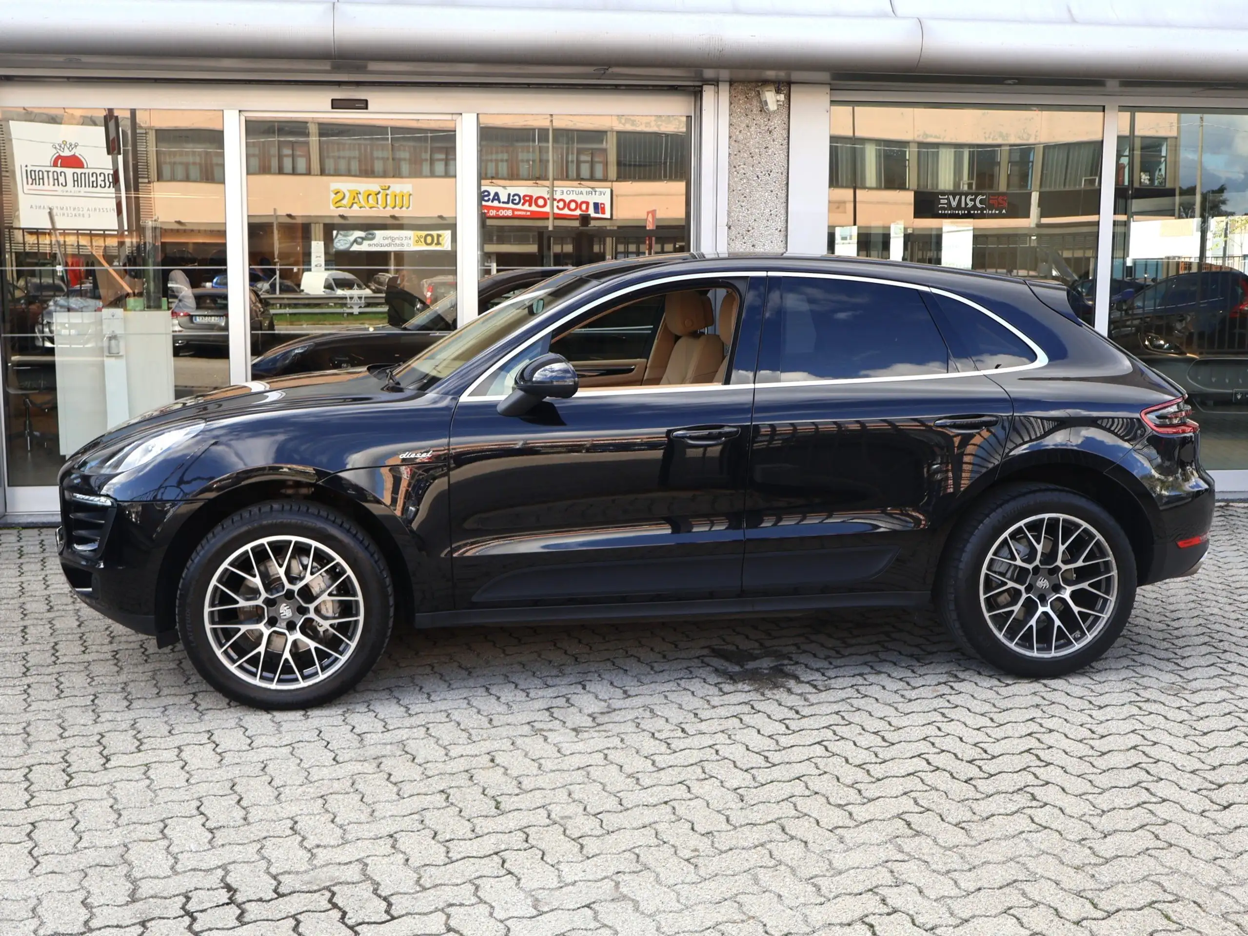 Porsche - Macan