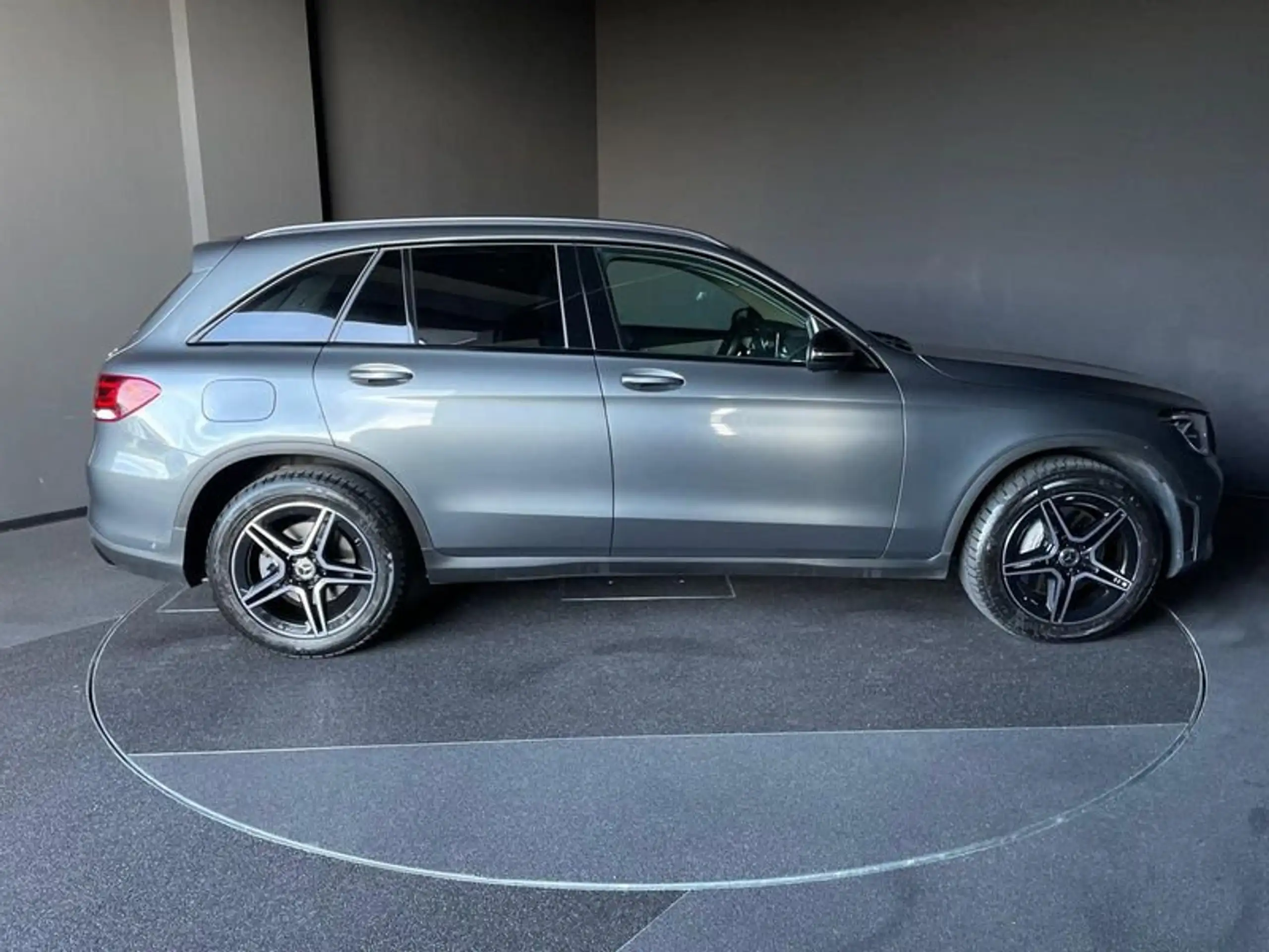 Mercedes-Benz - GLC 220