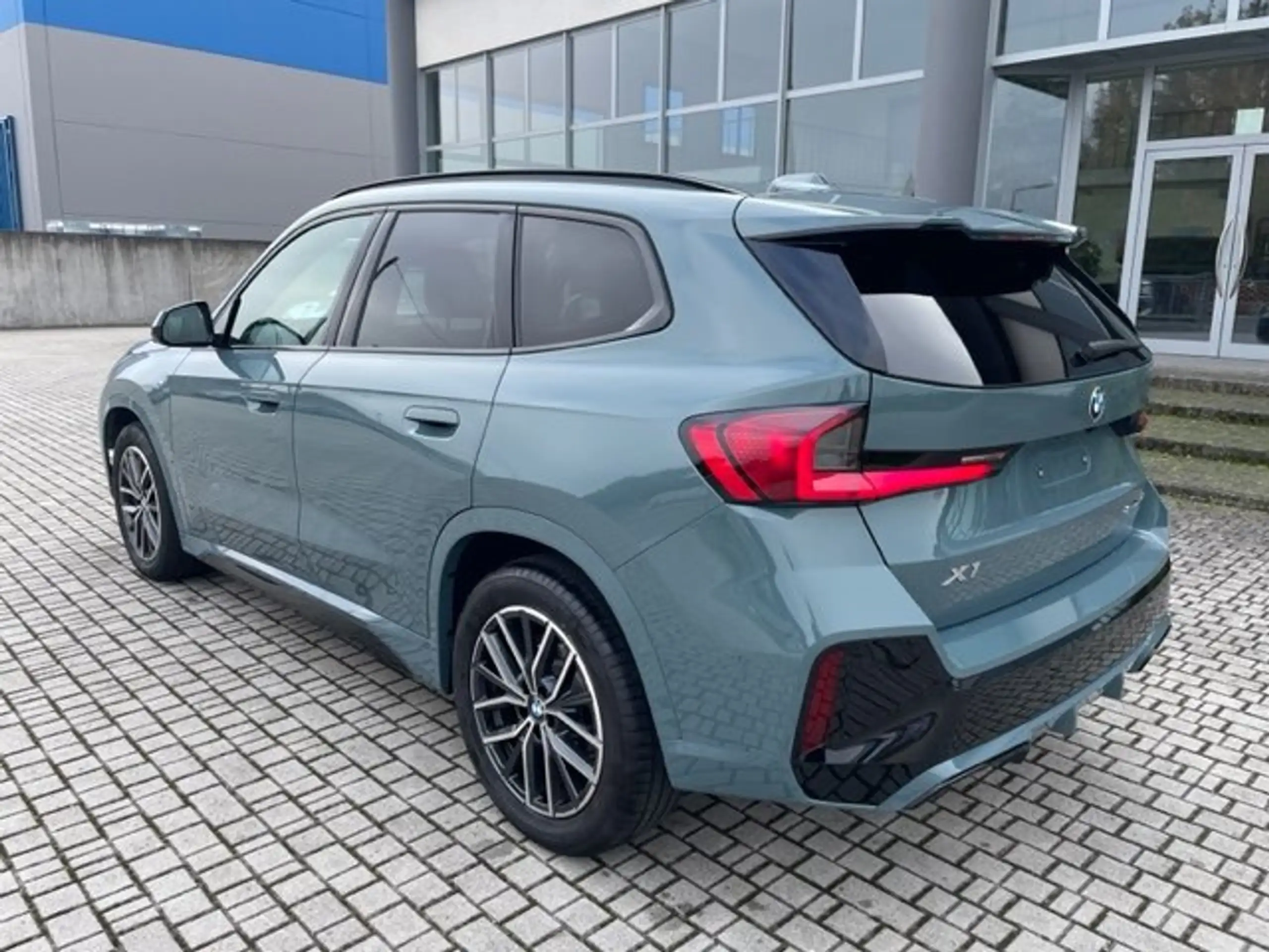 BMW - X1