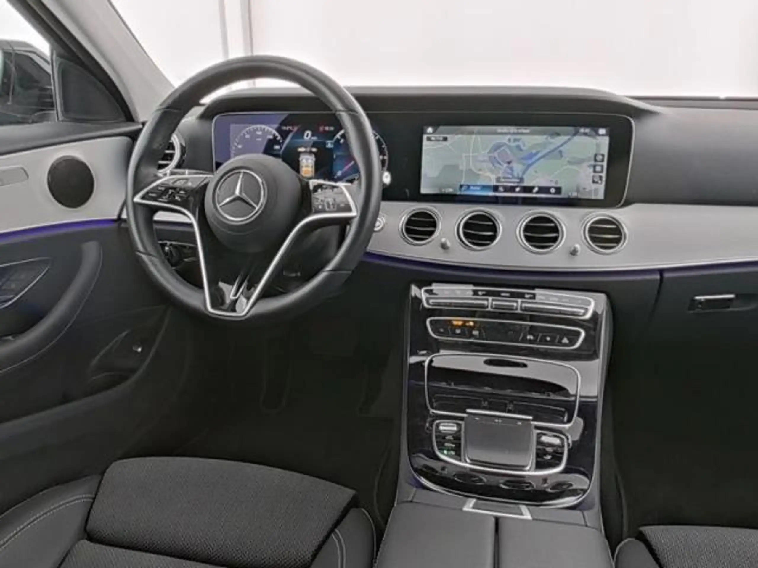 Mercedes-Benz - E 220