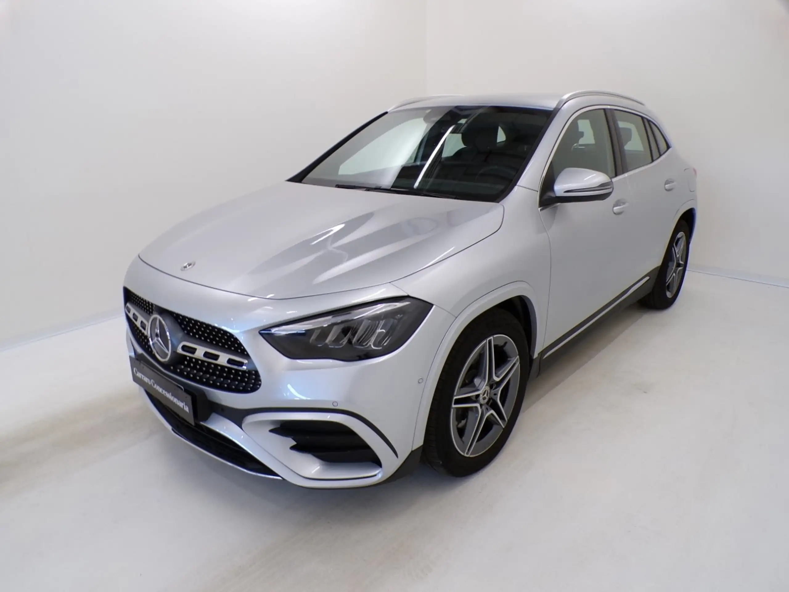 Mercedes-Benz - GLA 200