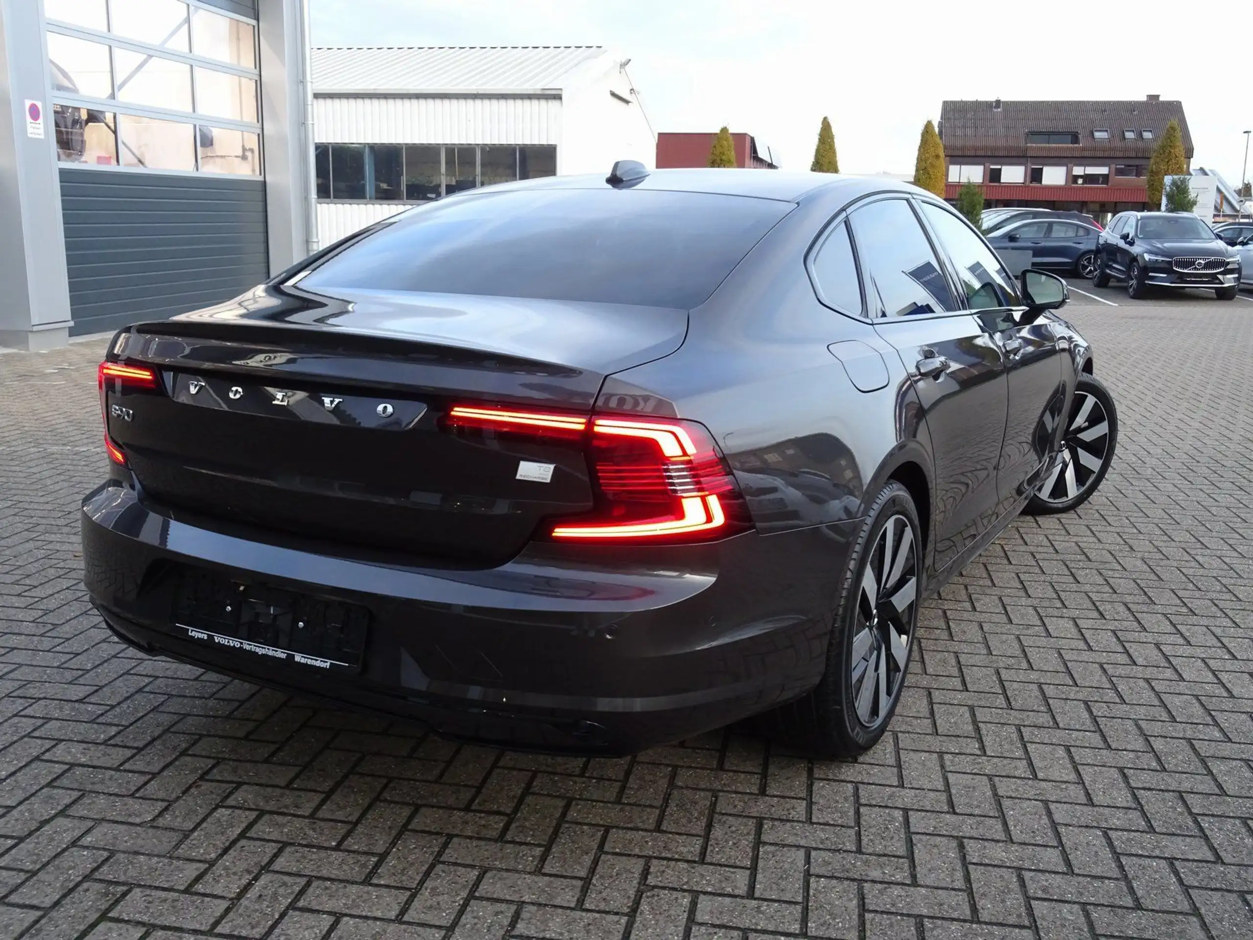 Volvo - S90