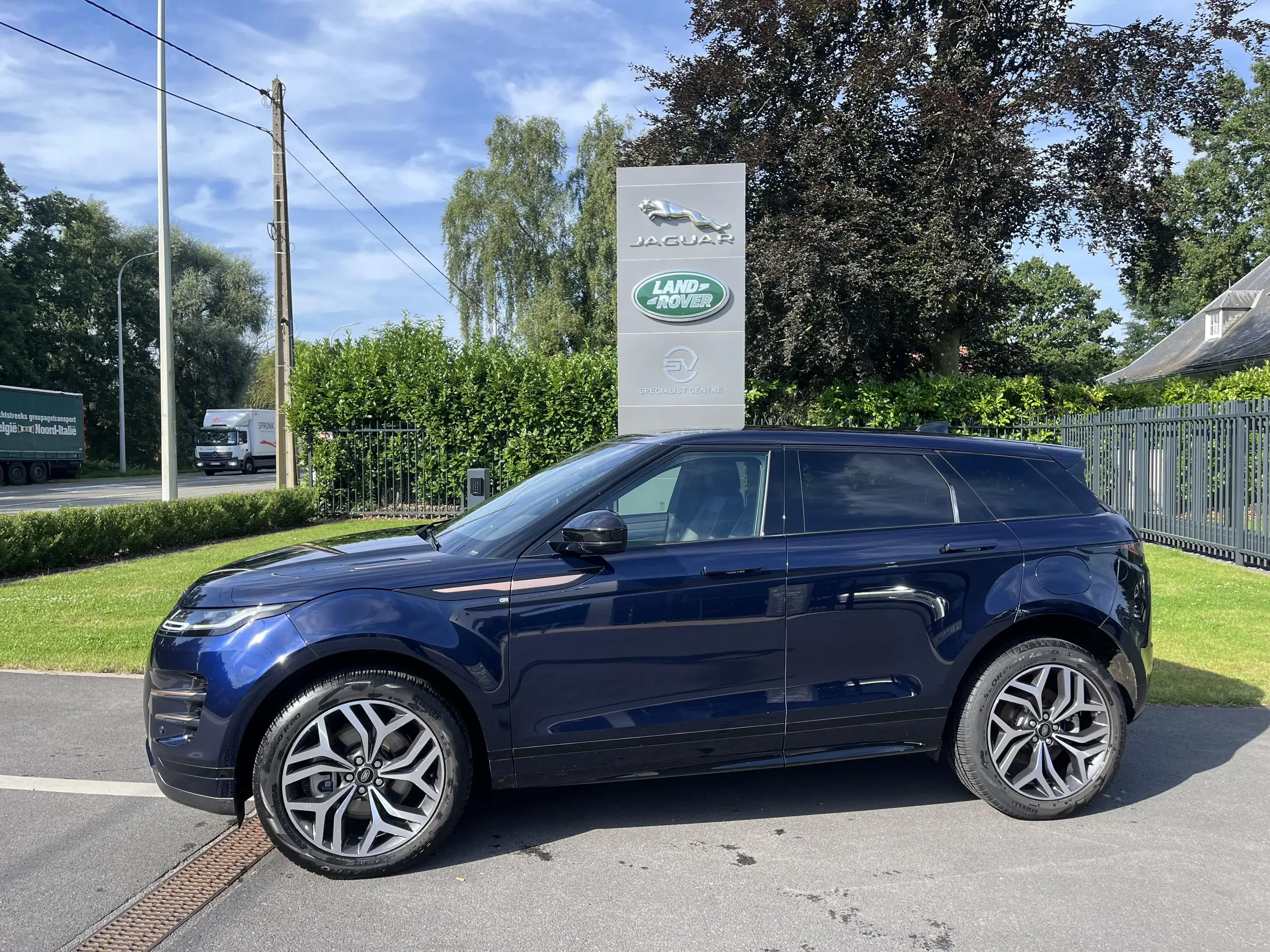 Land Rover - Range Rover Evoque